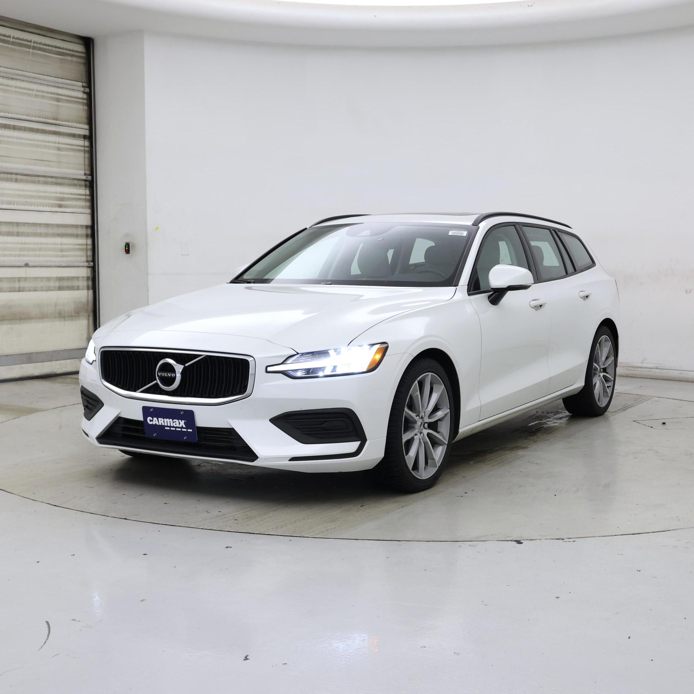 Thumbnail: 2019 Volvo V60 - 4