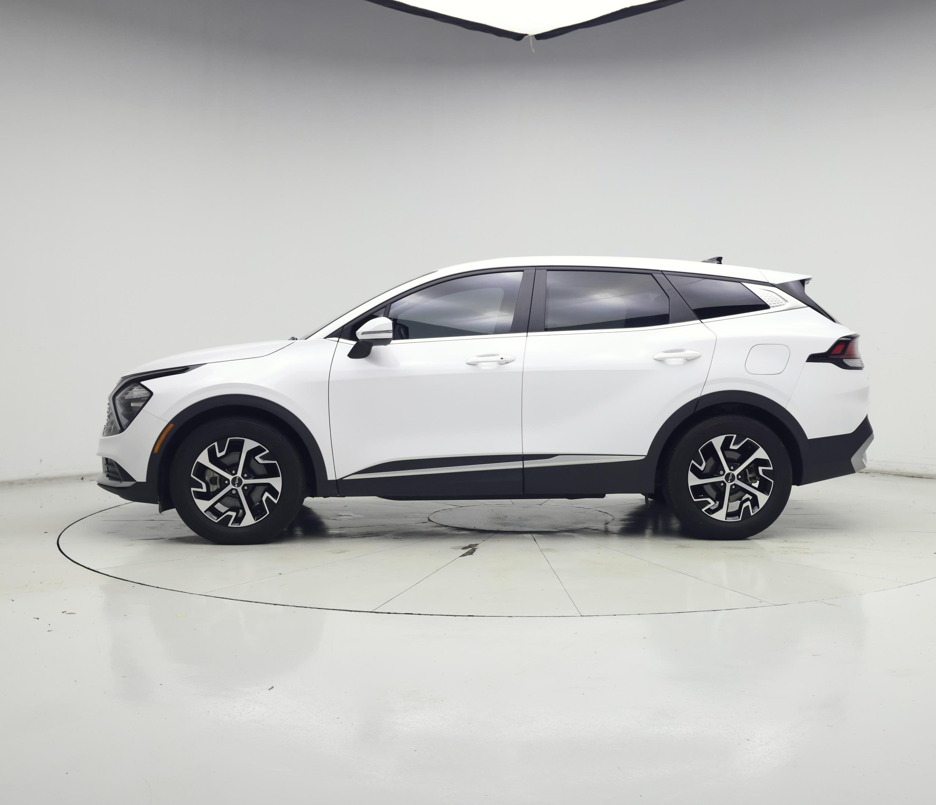 Thumbnail: 2023 Kia Sportage - 3