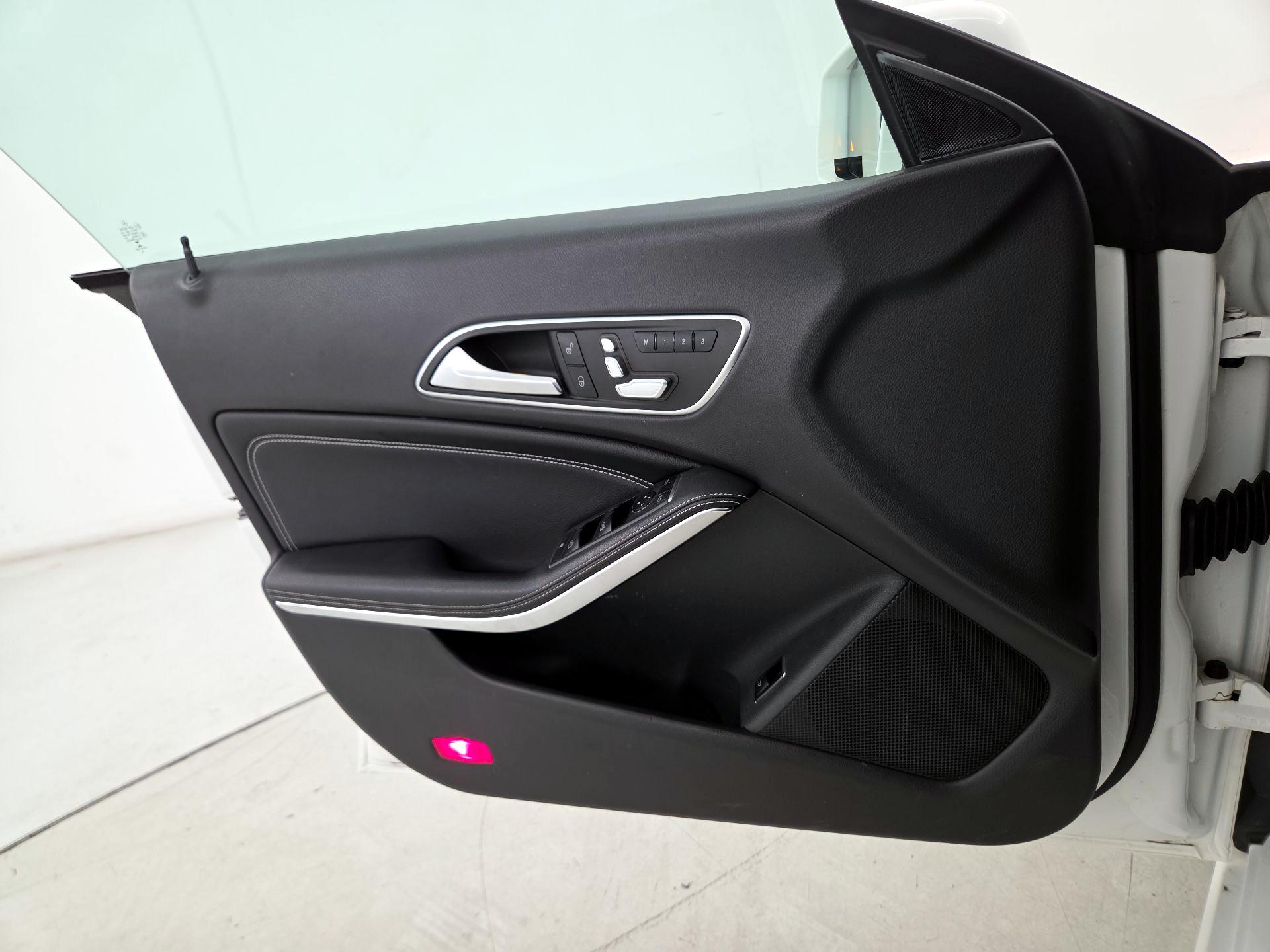 Thumbnail: 2019 Mercedes-Benz CLA - 12