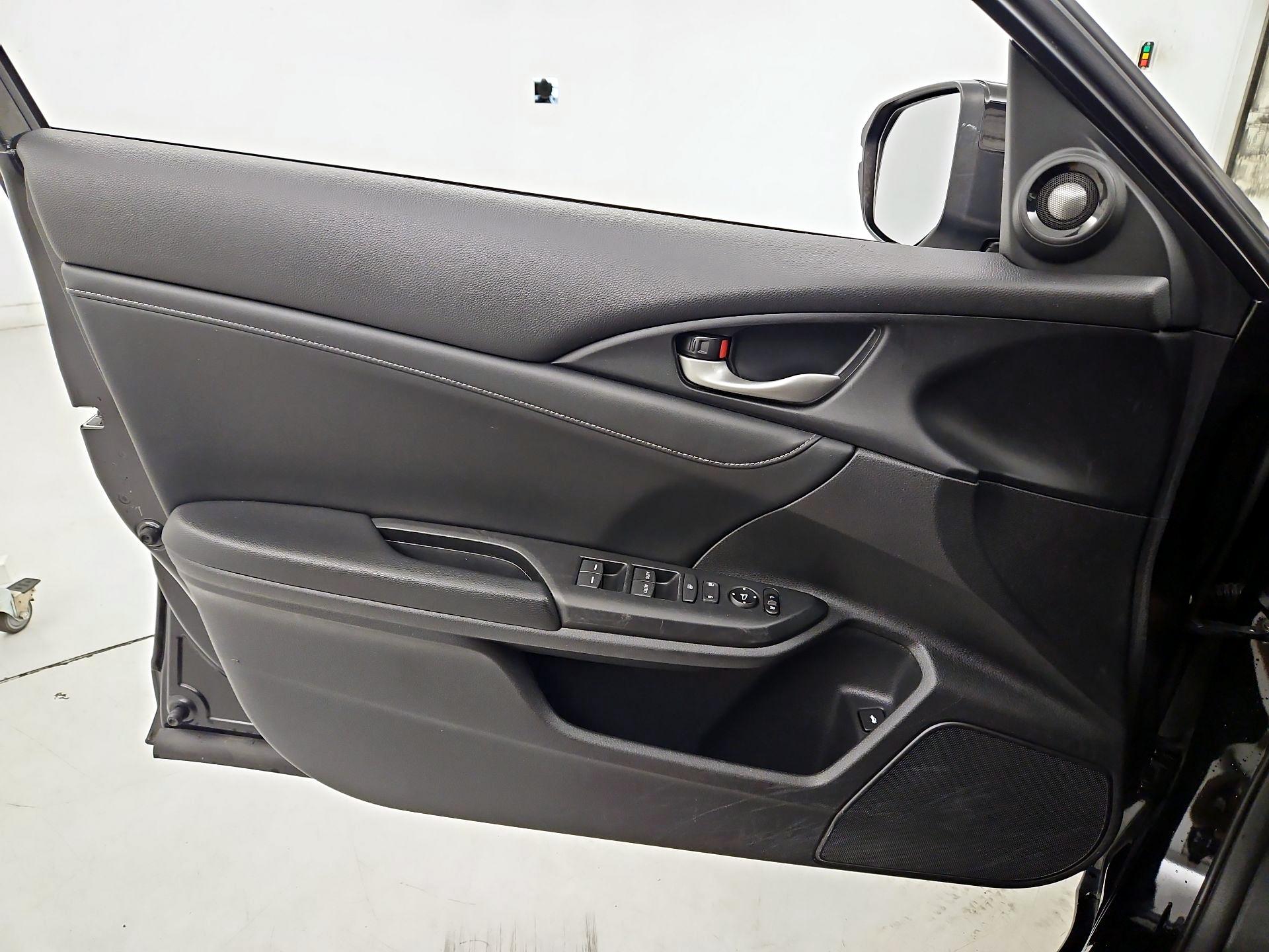 Thumbnail: 2019 Honda Insight - 12