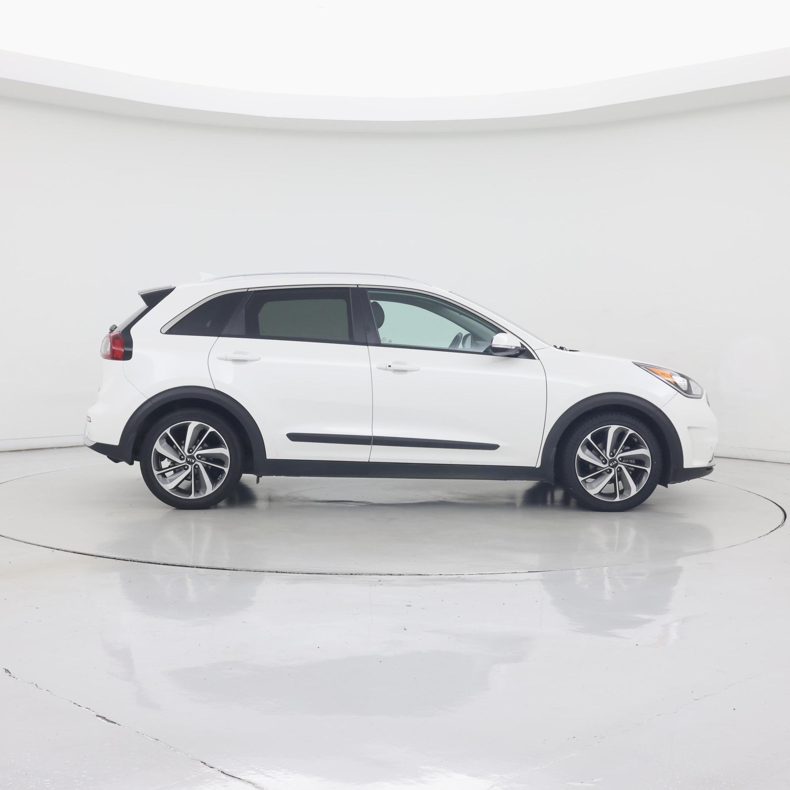 Thumbnail: 2017 Kia Niro - 7