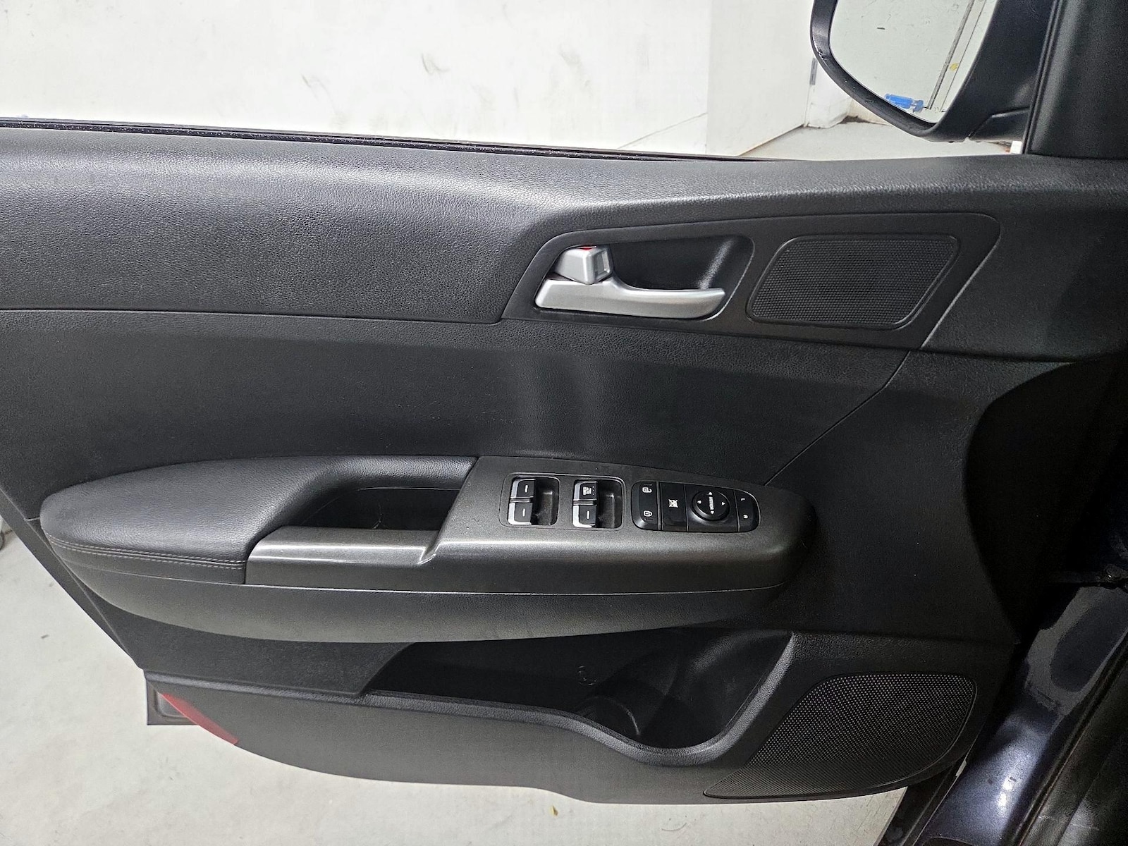 2020 Kia Sportage LX - Photo 13