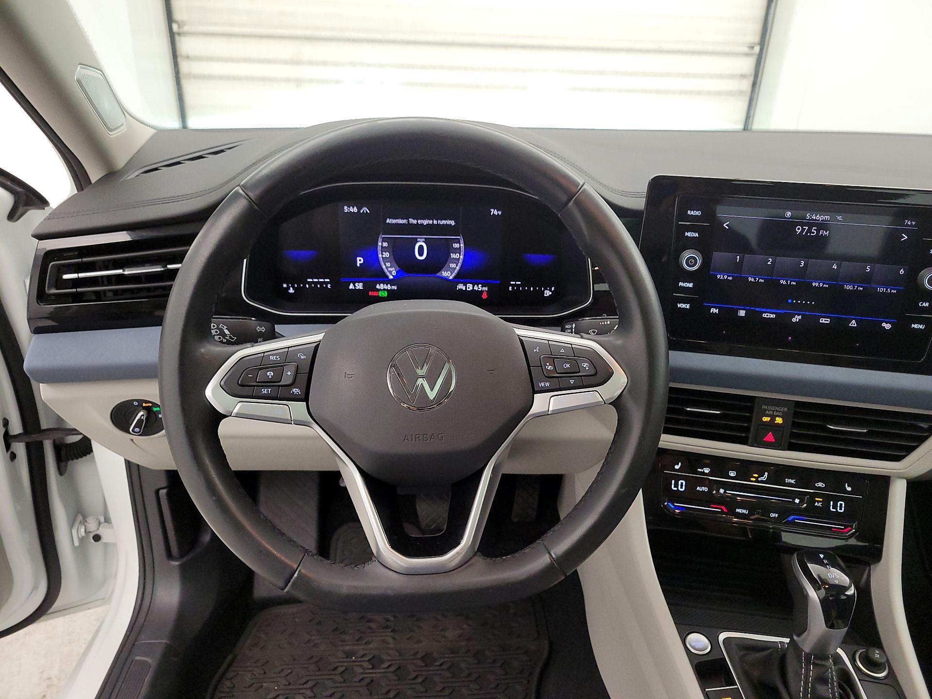 Thumbnail: 2025 Volkswagen Jetta - 10