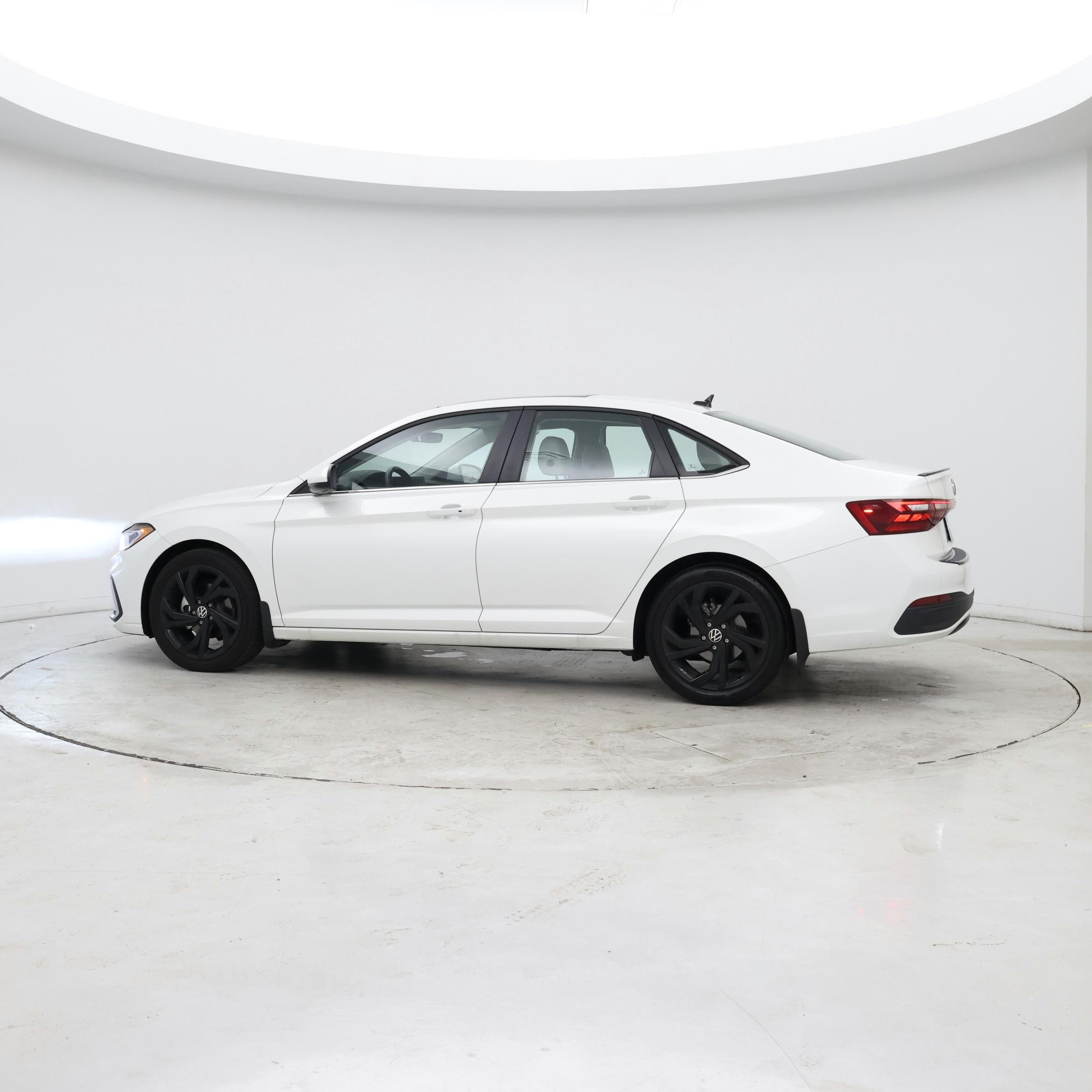 Thumbnail: 2025 Volkswagen Jetta - 3