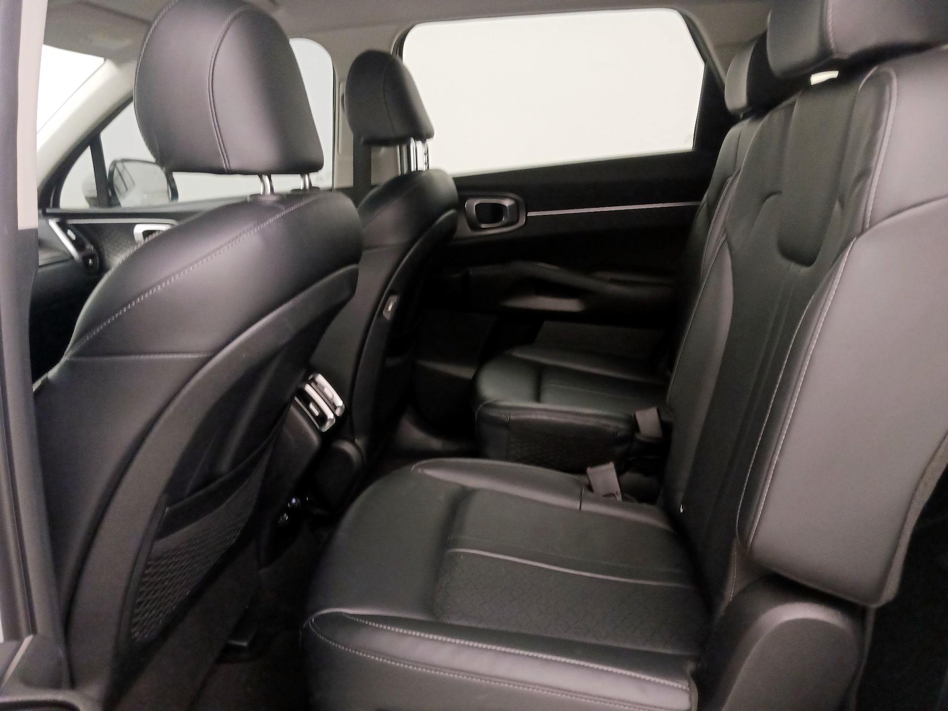 Thumbnail: 2022 Kia Sorento - 20