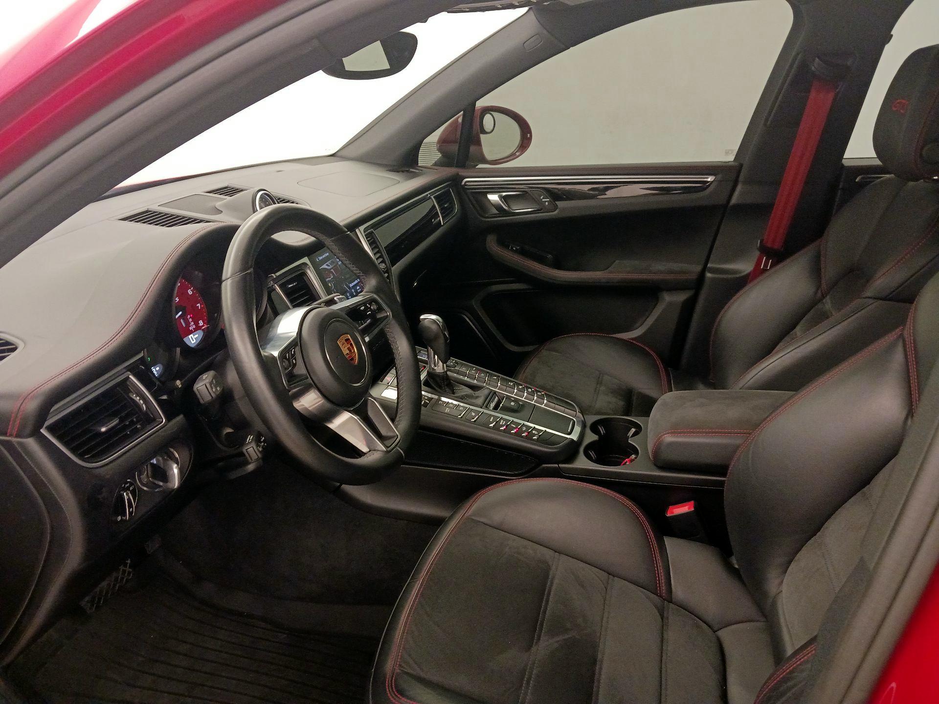 Thumbnail: 2017 Porsche Macan - 11