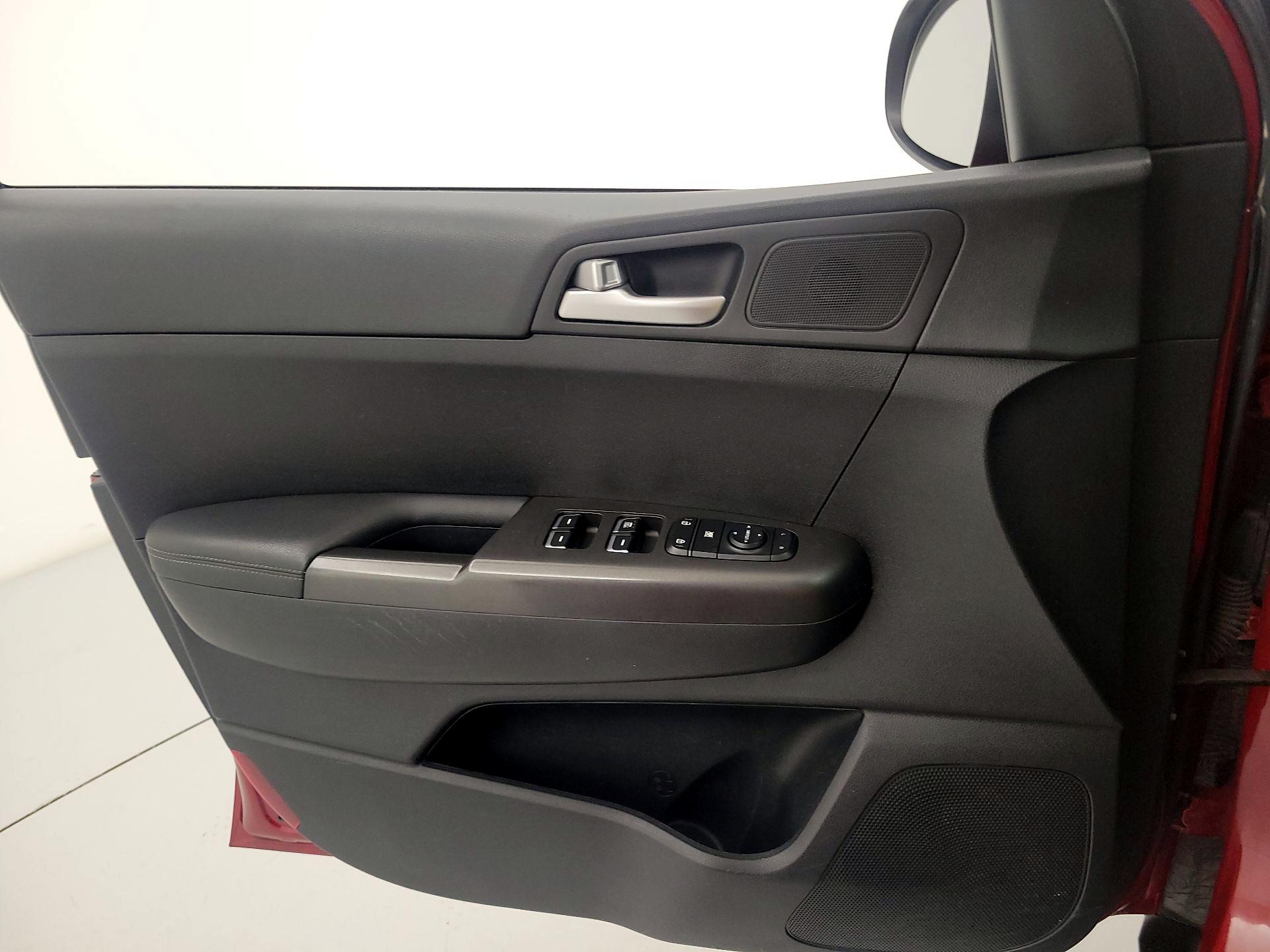 Thumbnail: 2019 Kia Sportage - 12