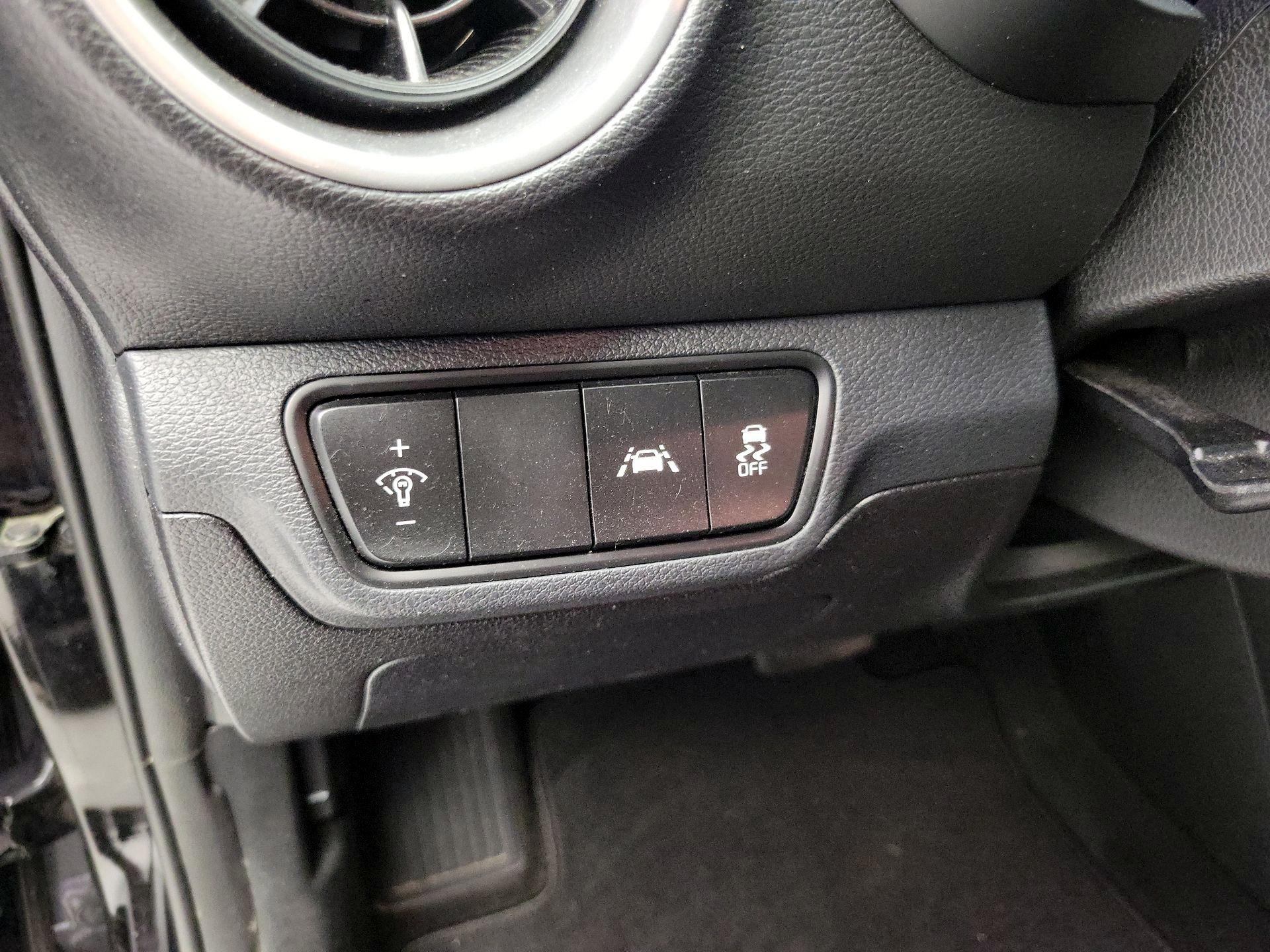 Thumbnail: 2019 Kia Forte - 13