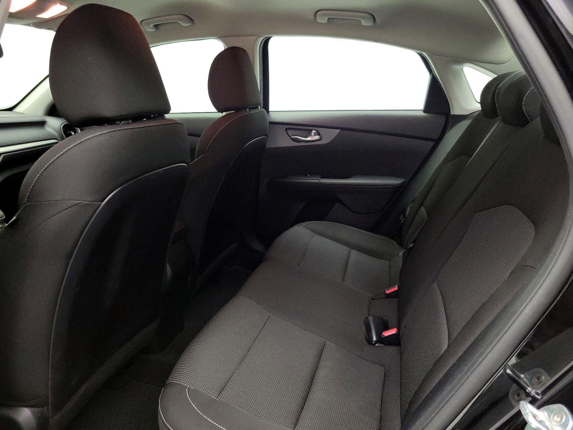 Thumbnail: 2019 Kia Forte - 19