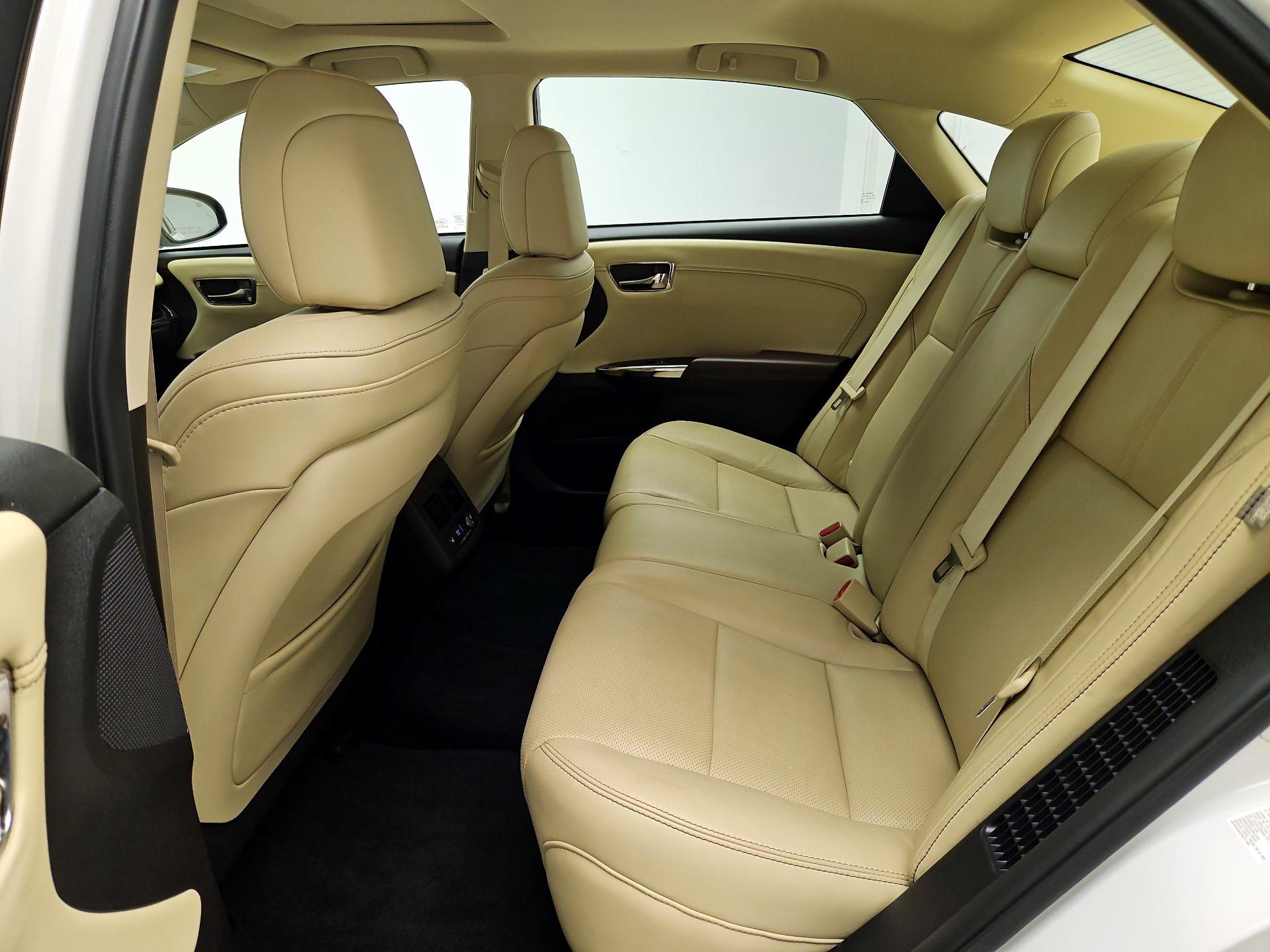 Thumbnail: 2015 Toyota Avalon - 17