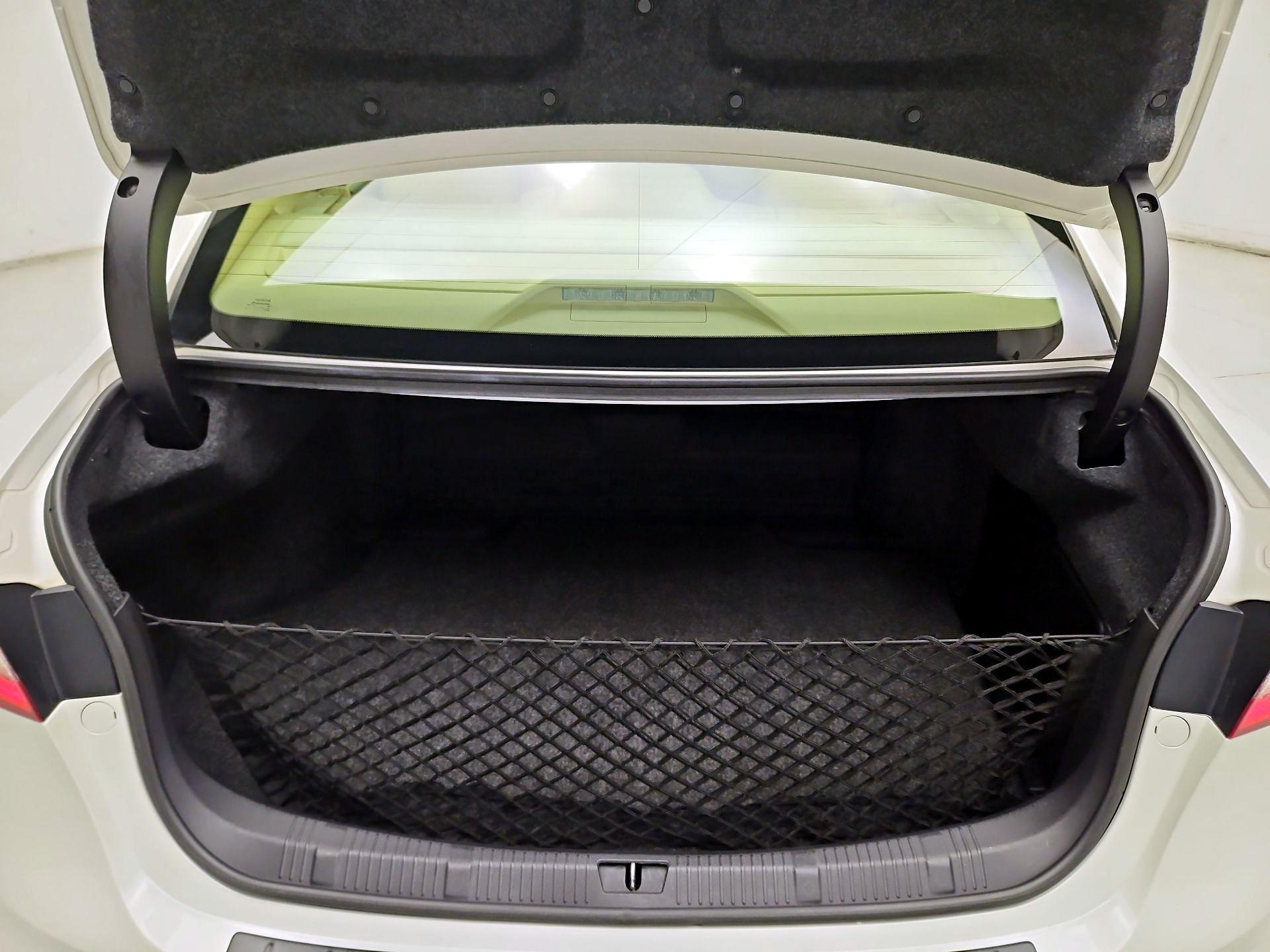 Thumbnail: 2015 Toyota Avalon - 18