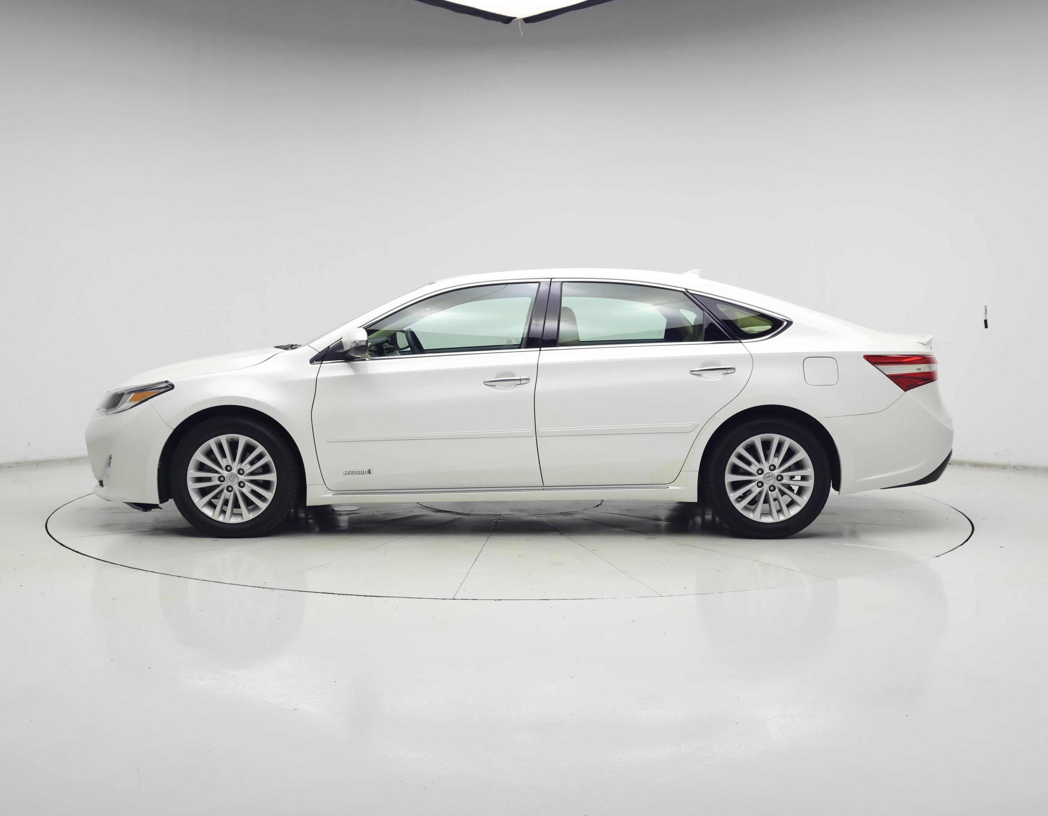 Thumbnail: 2015 Toyota Avalon - 3