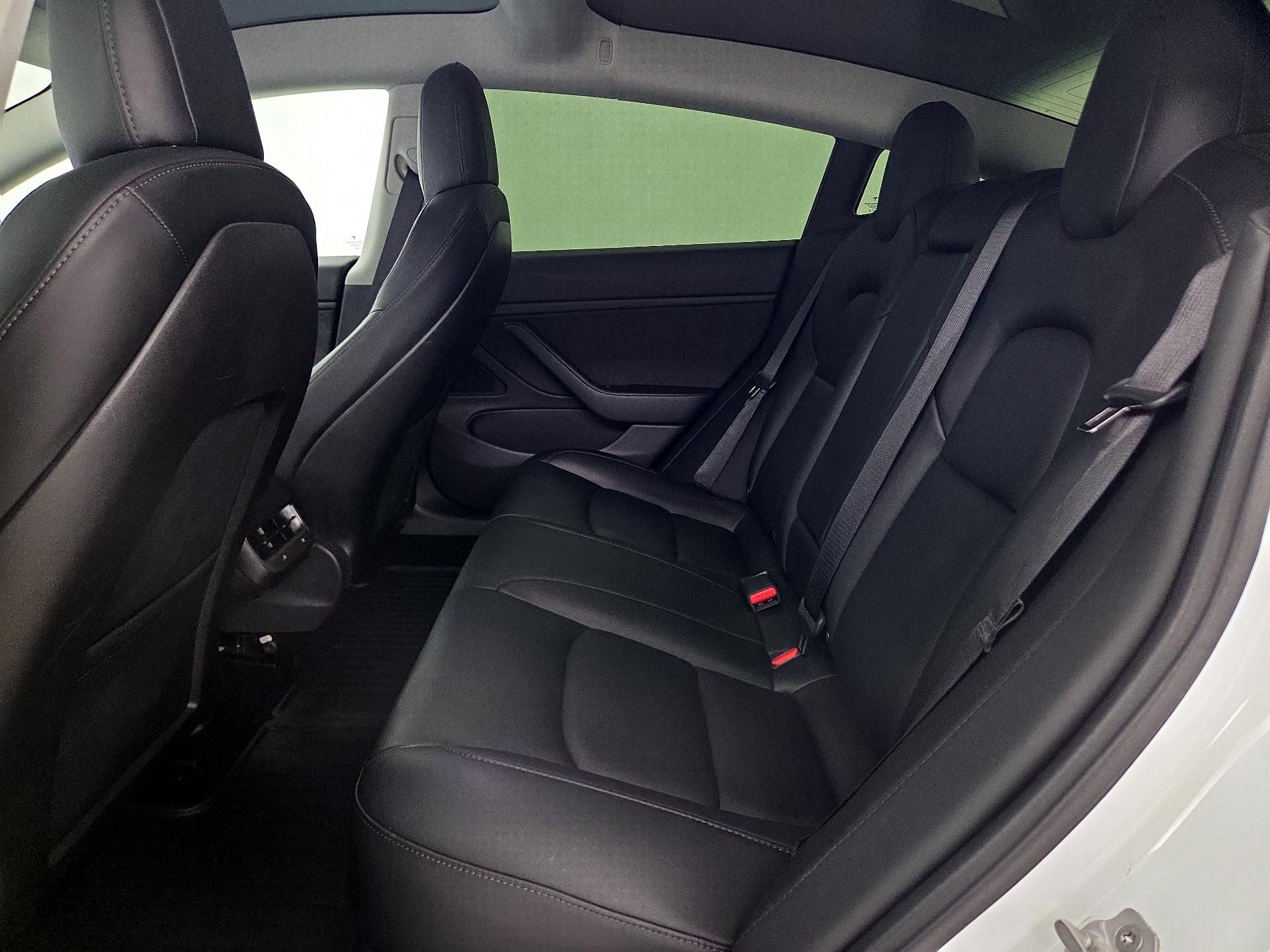 Thumbnail: 2019 Tesla Model 3 - 20