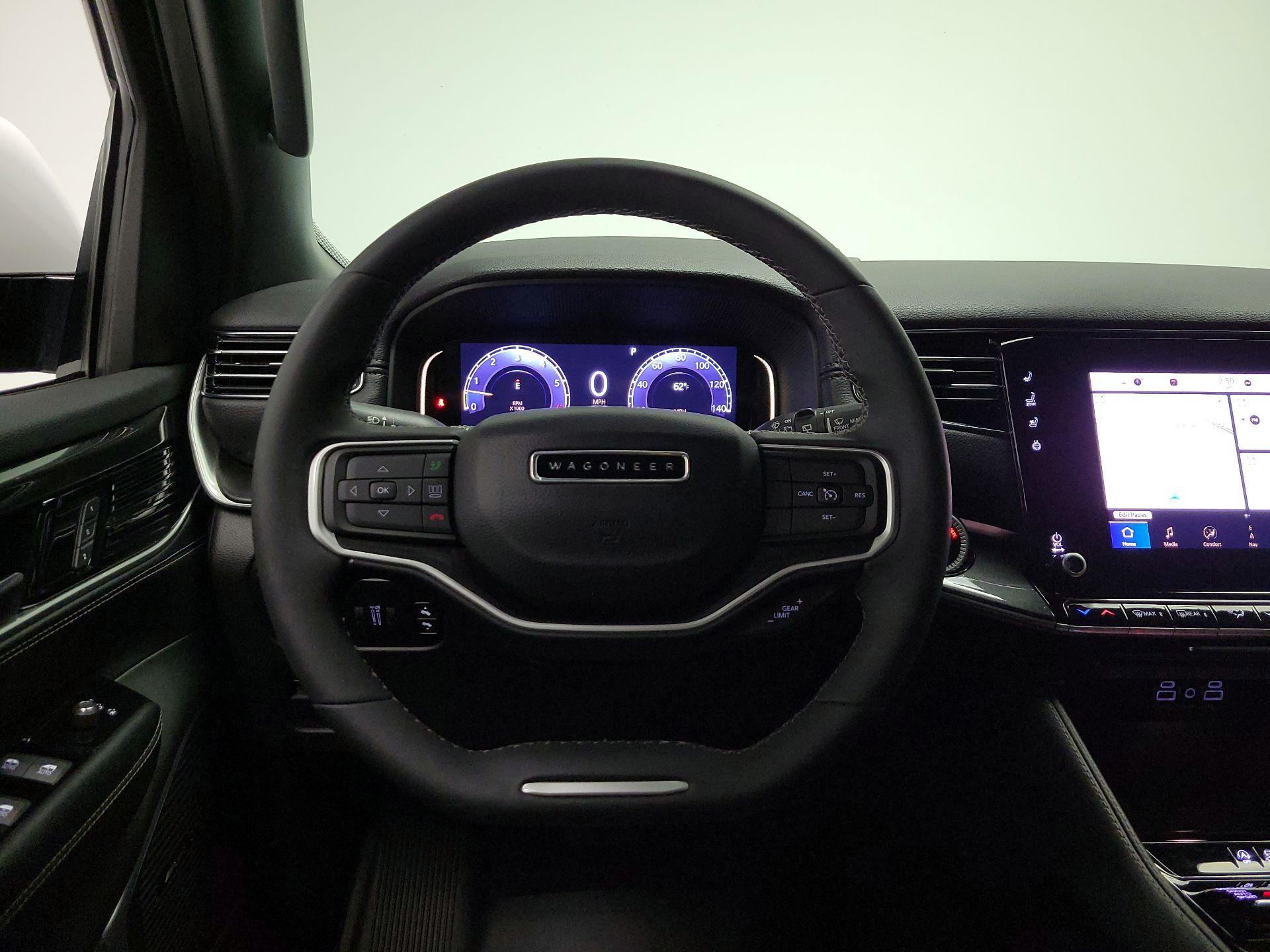 Thumbnail: 2022 Jeep Wagoneer - 10