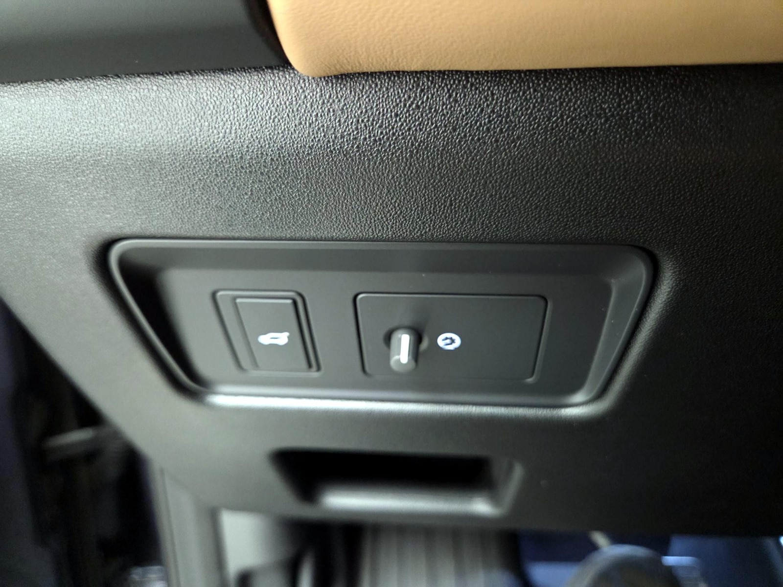 2024 Land Rover Discovery Metropolitan Edition - Photo 14