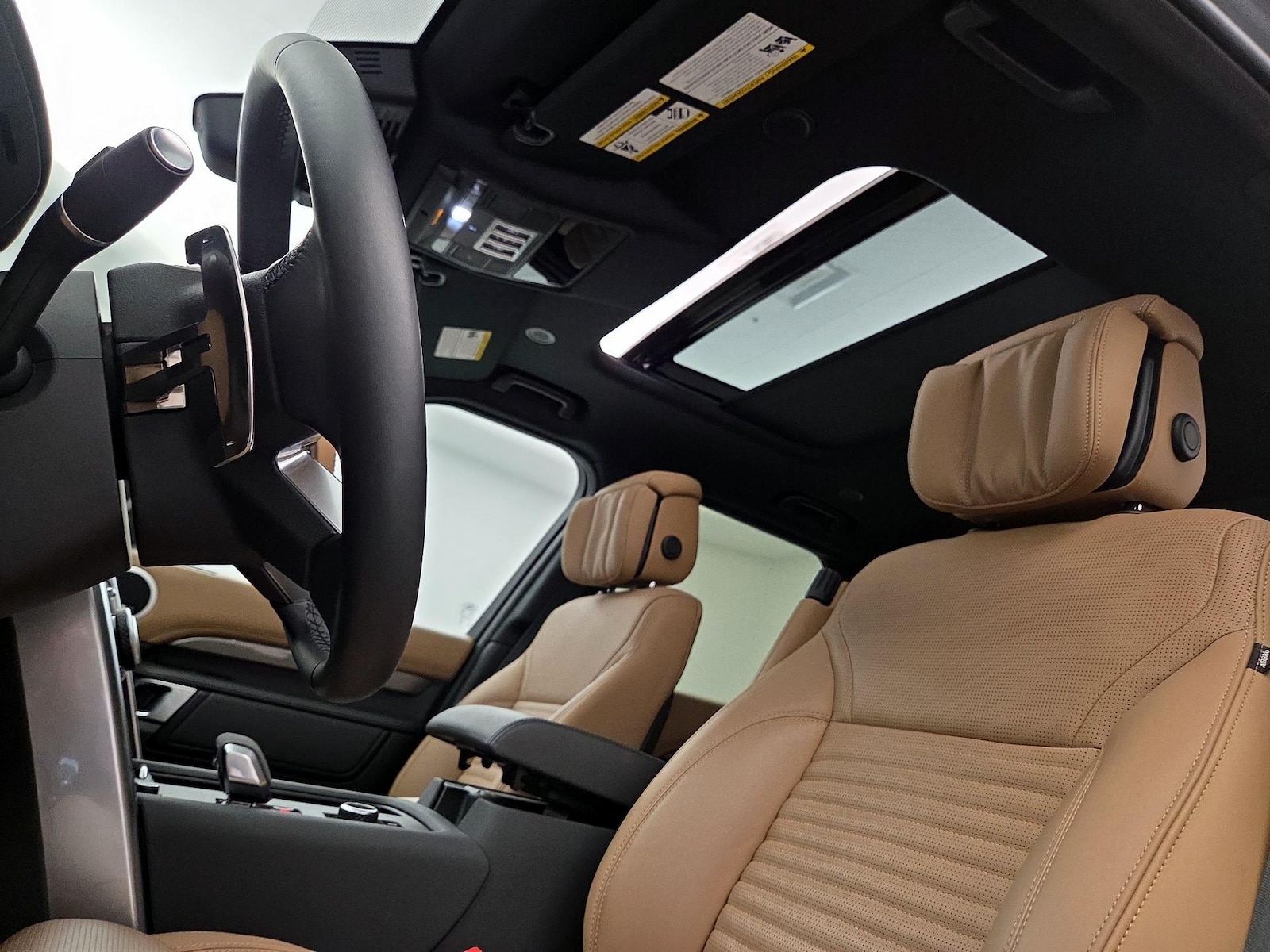 2024 Land Rover Discovery Metropolitan Edition - Photo 21