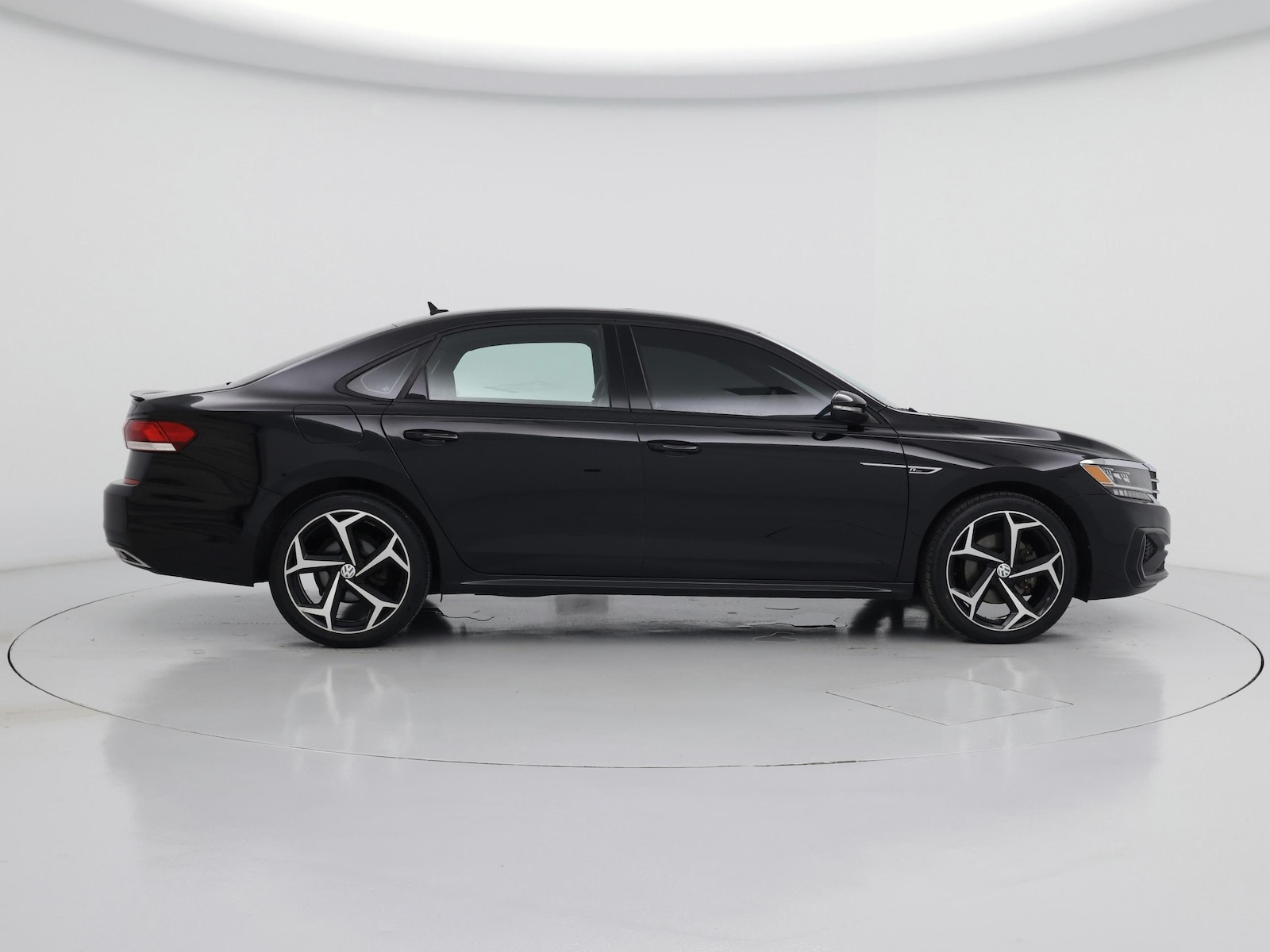 2021 Volkswagen Passat R-Line - Photo 8