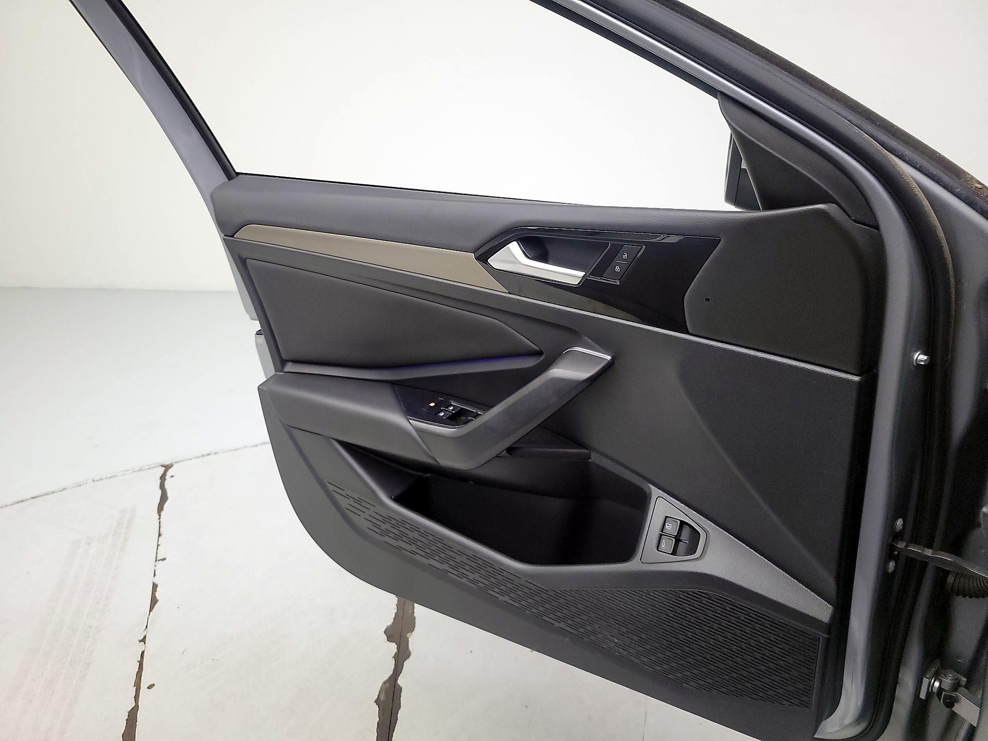 Thumbnail: 2021 Volkswagen Jetta - 12