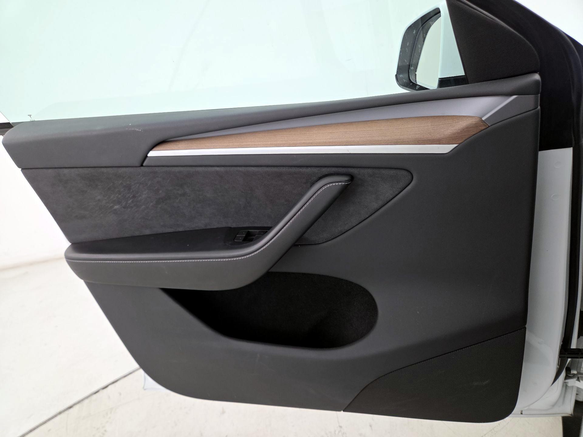 Thumbnail: 2023 Tesla Model Y - 12