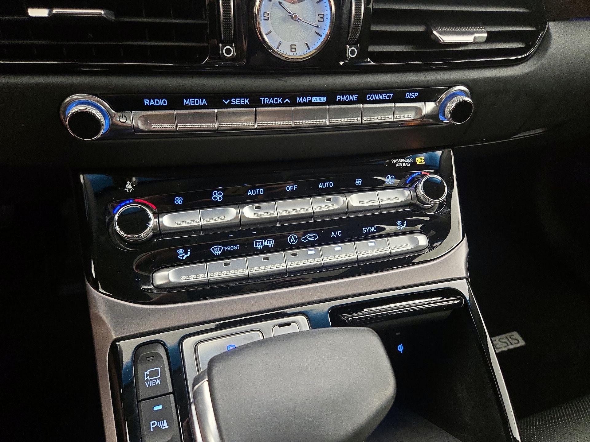 Thumbnail: 2019 Genesis G90 - 17