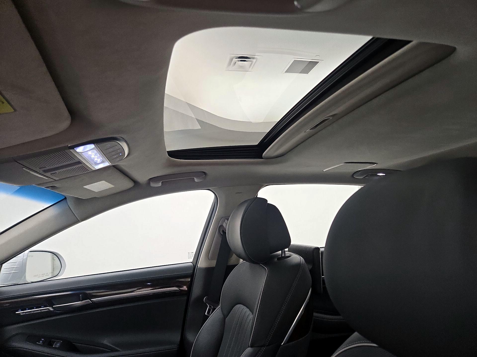 Thumbnail: 2019 Genesis G90 - 20