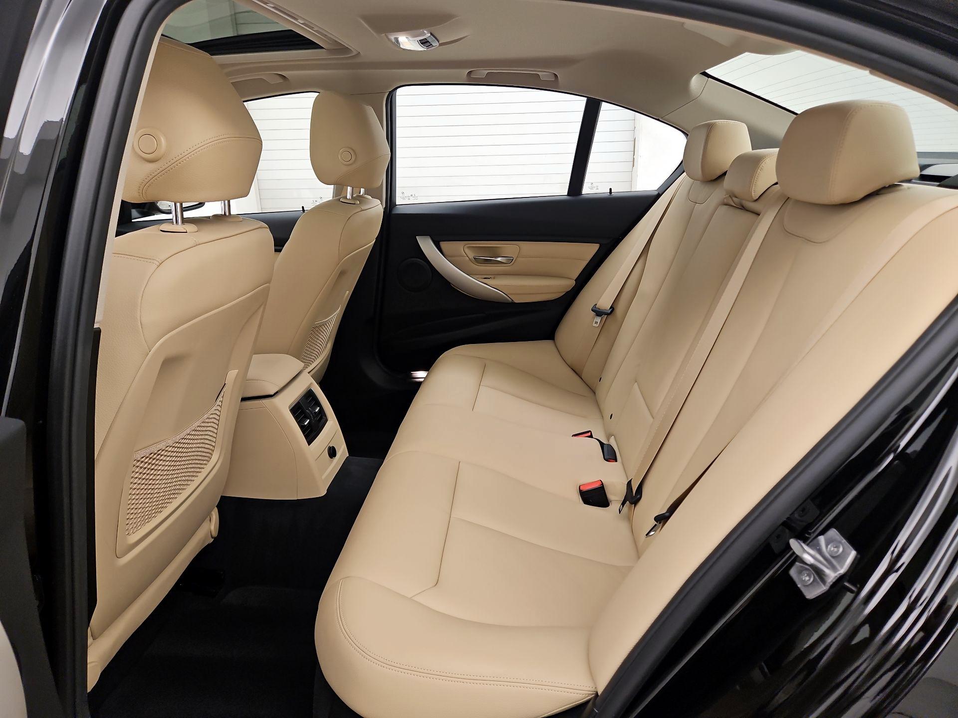Thumbnail: 2017 BMW 3 Series - 20