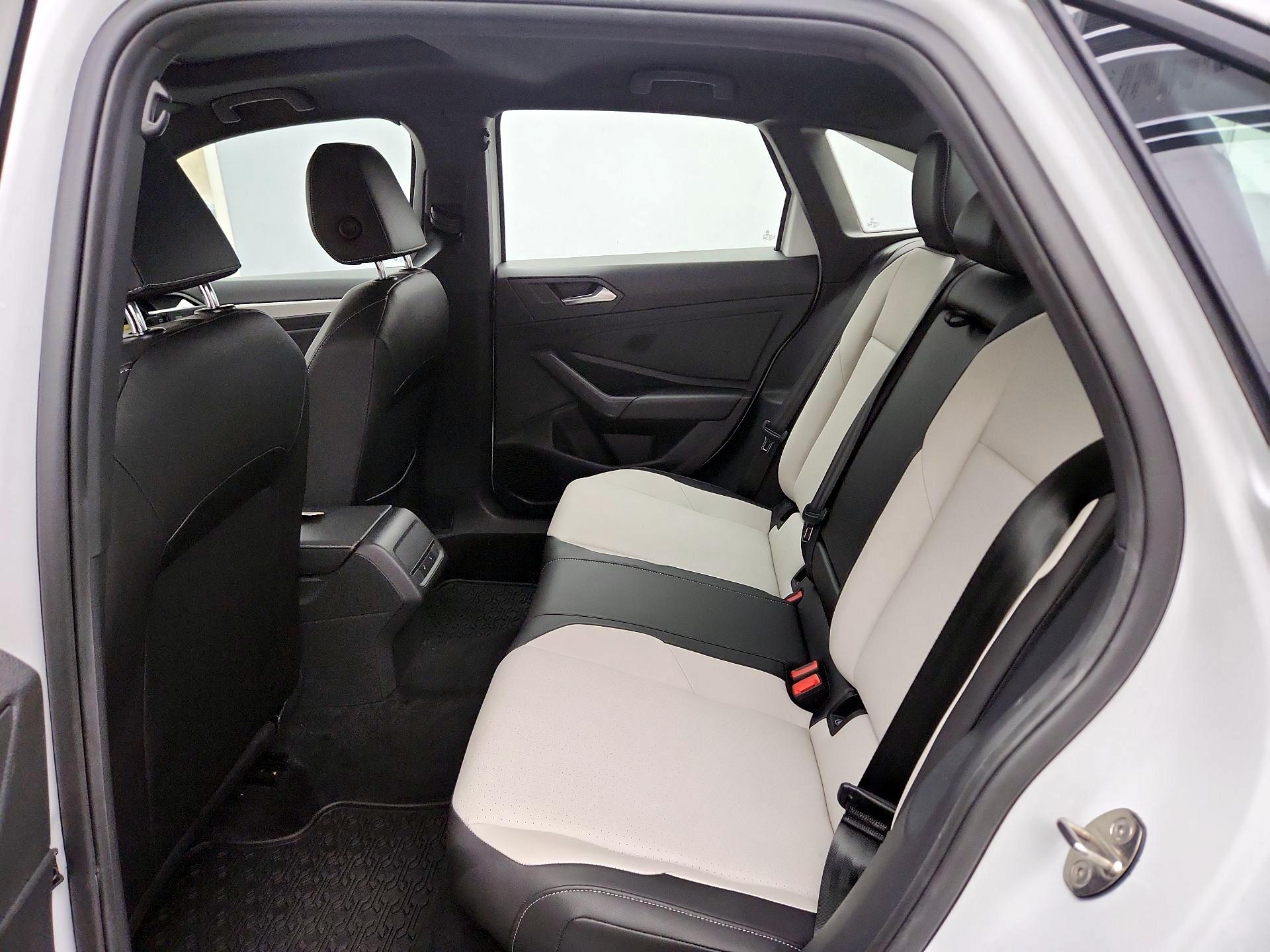 Thumbnail: 2019 Volkswagen Jetta - 20