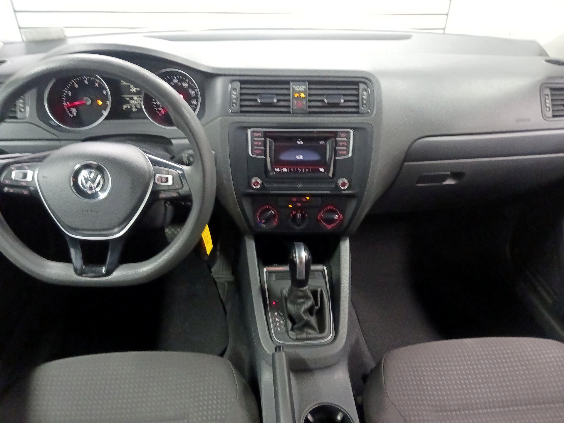Thumbnail: 2016 Volkswagen Jetta - 9