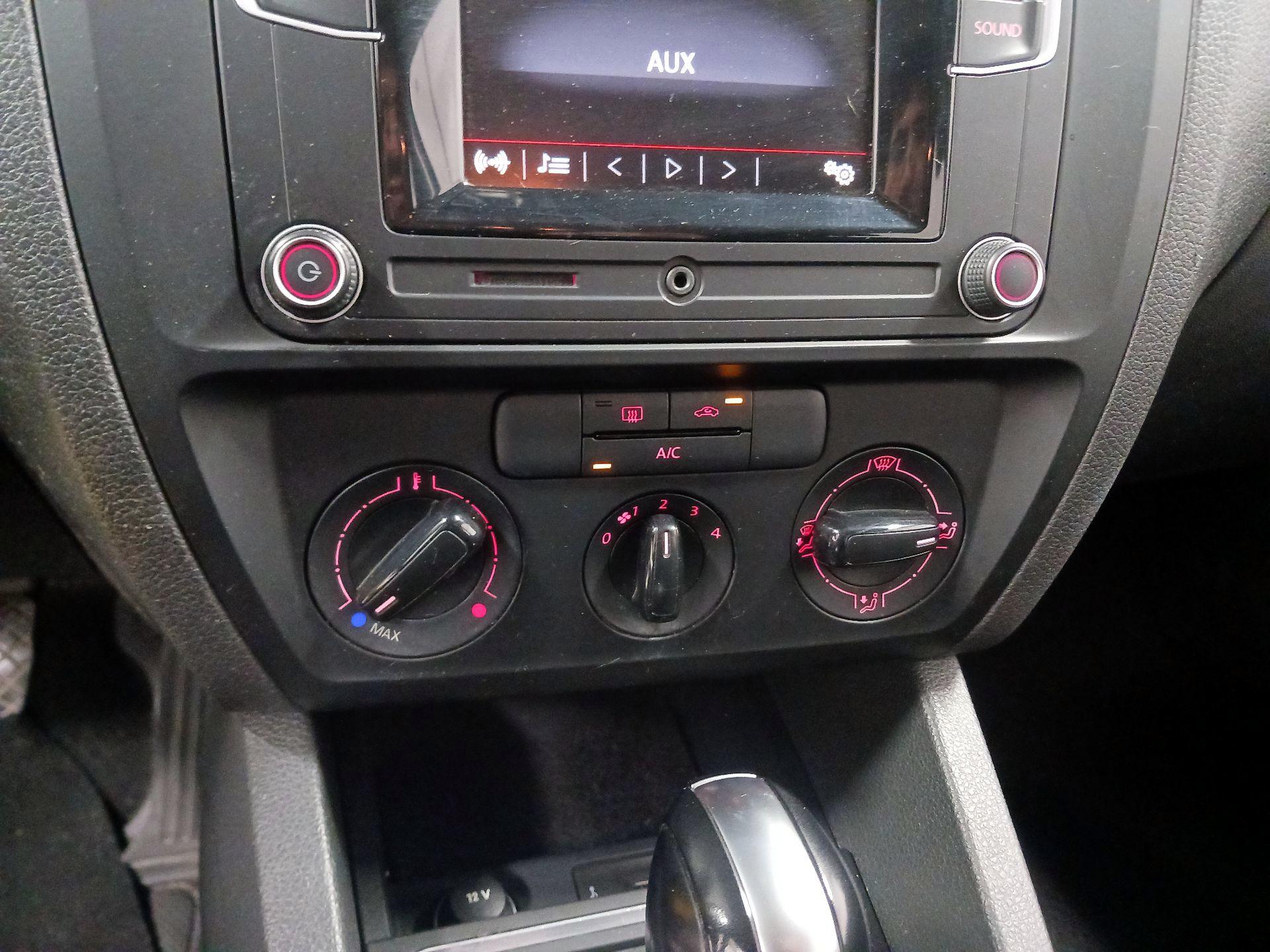 Thumbnail: 2016 Volkswagen Jetta - 14