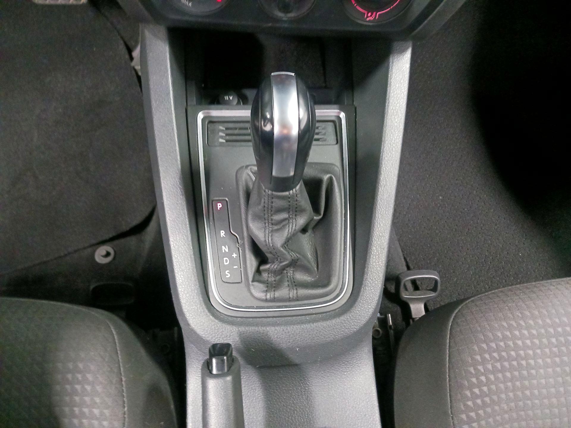 Thumbnail: 2016 Volkswagen Jetta - 15