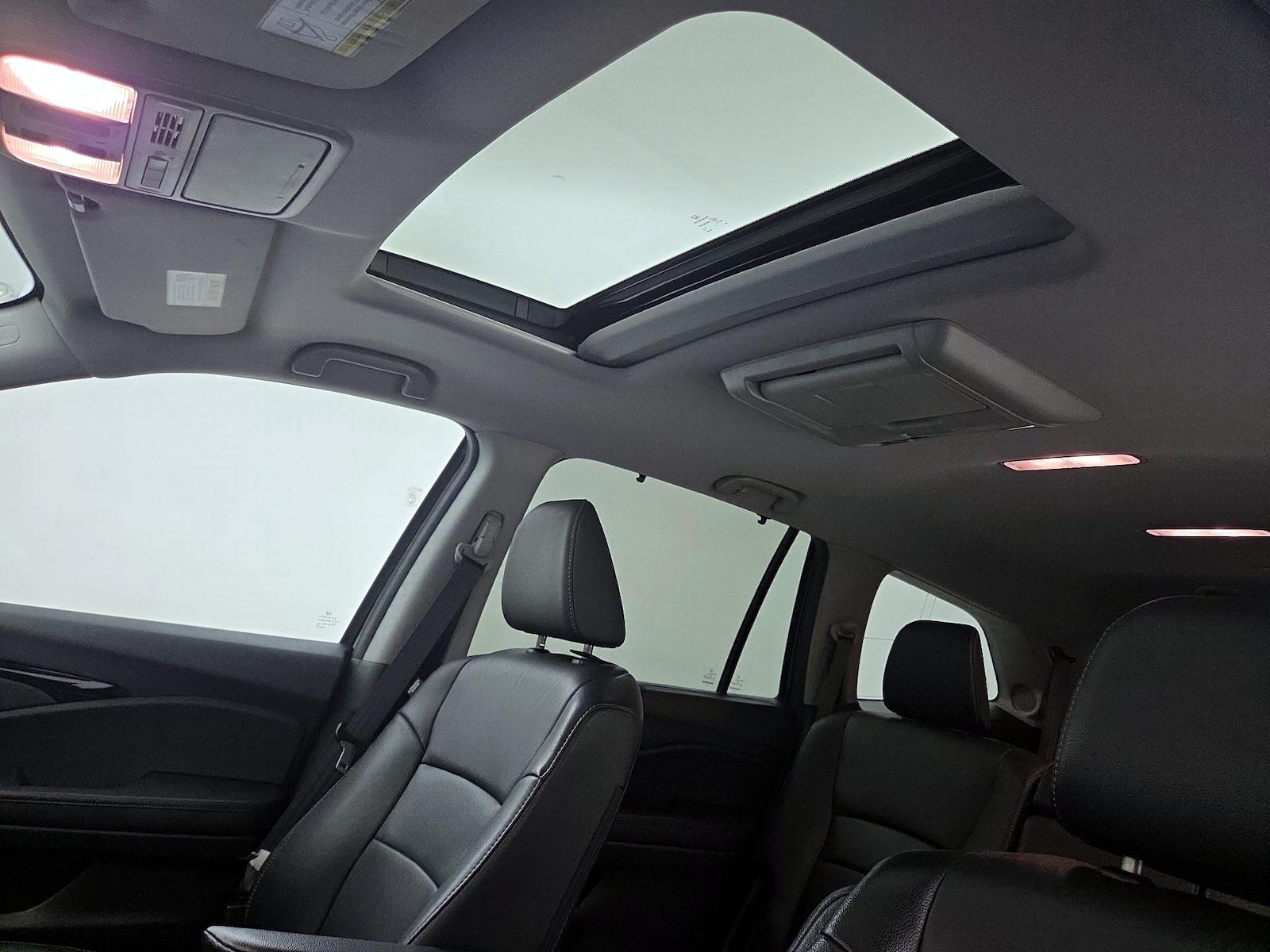 Sunroof(s) & Overhead Airbags