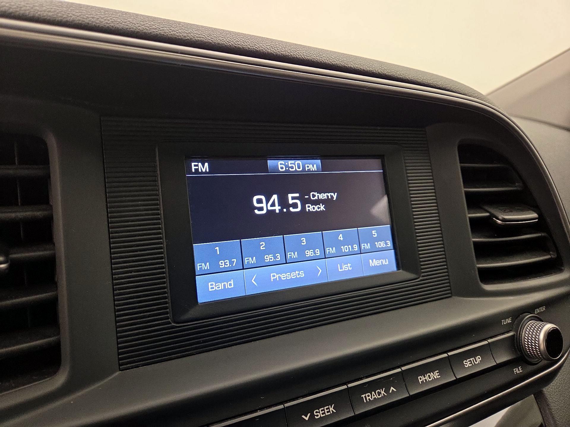 Thumbnail: 2019 Hyundai Elantra - 14