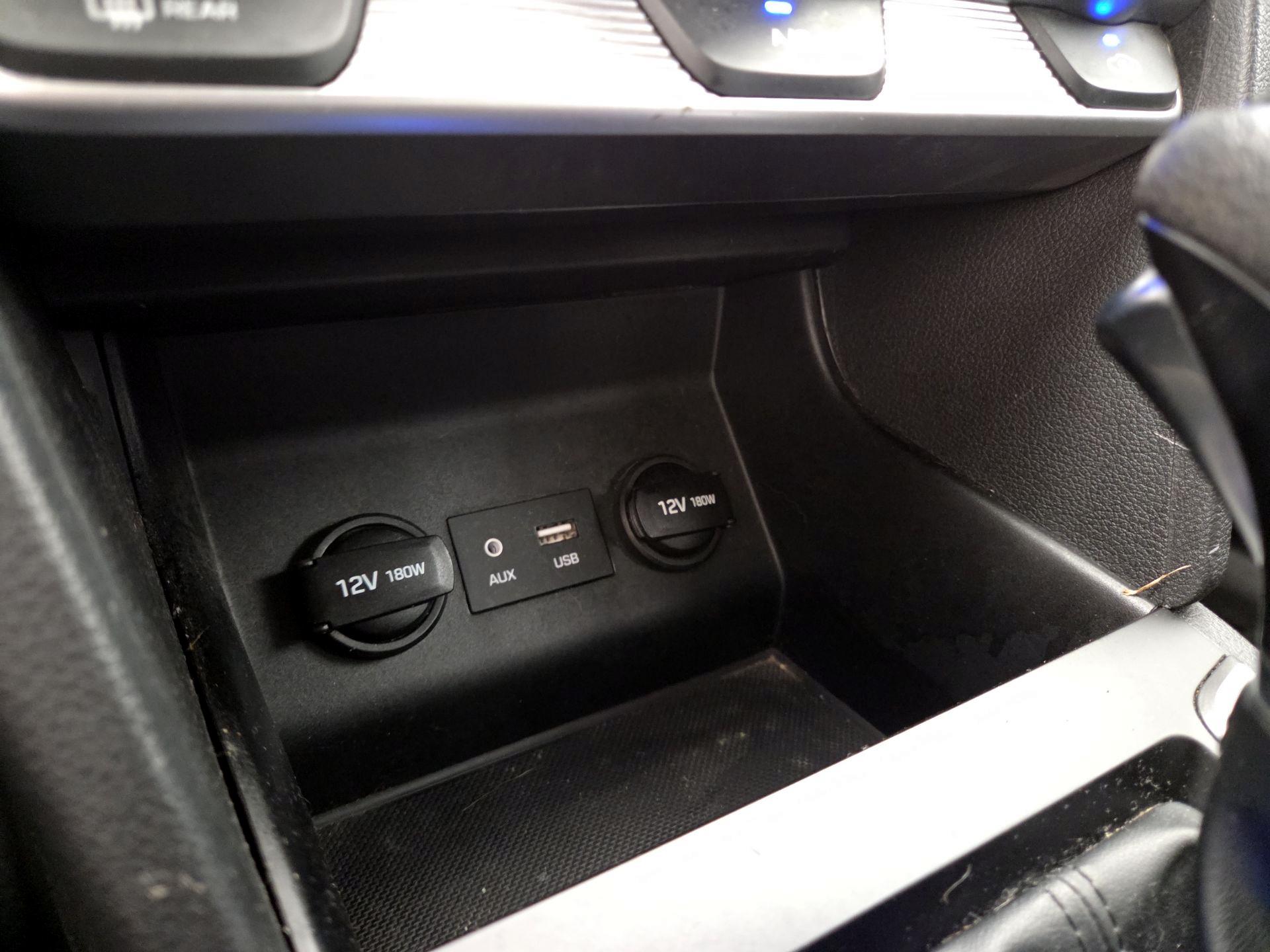 Thumbnail: 2019 Hyundai Elantra - 17