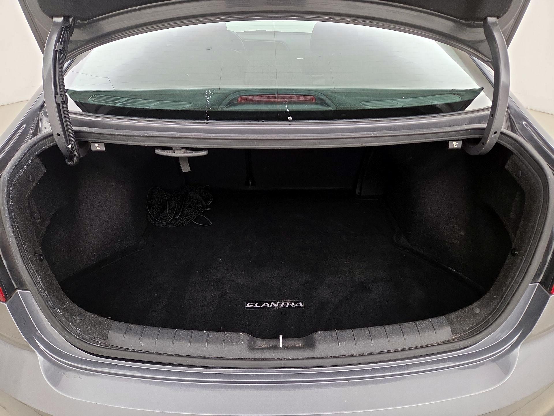 Thumbnail: 2019 Hyundai Elantra - 19