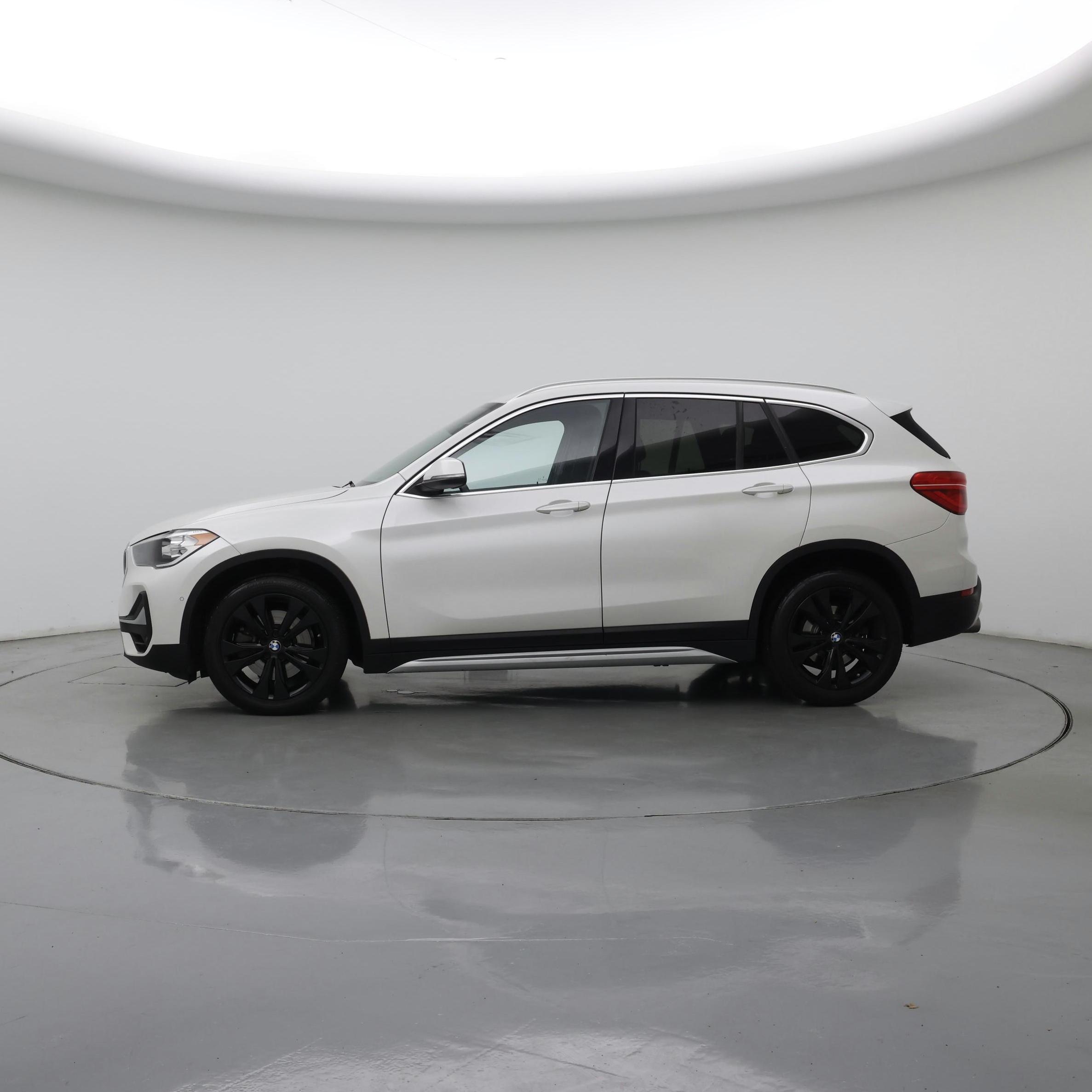 Thumbnail: 2020 BMW X1 - 3
