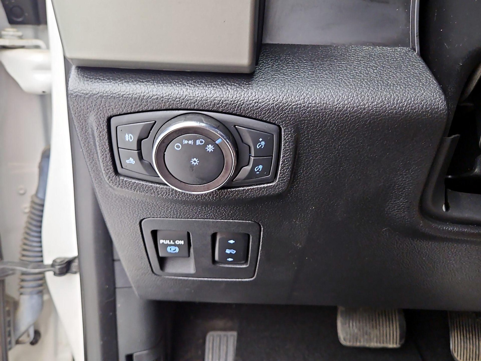 2019 Ford F-150 Lariat - Photo 14