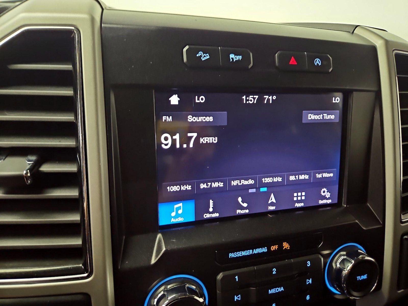 2019 Ford F-150 Lariat - Photo 17