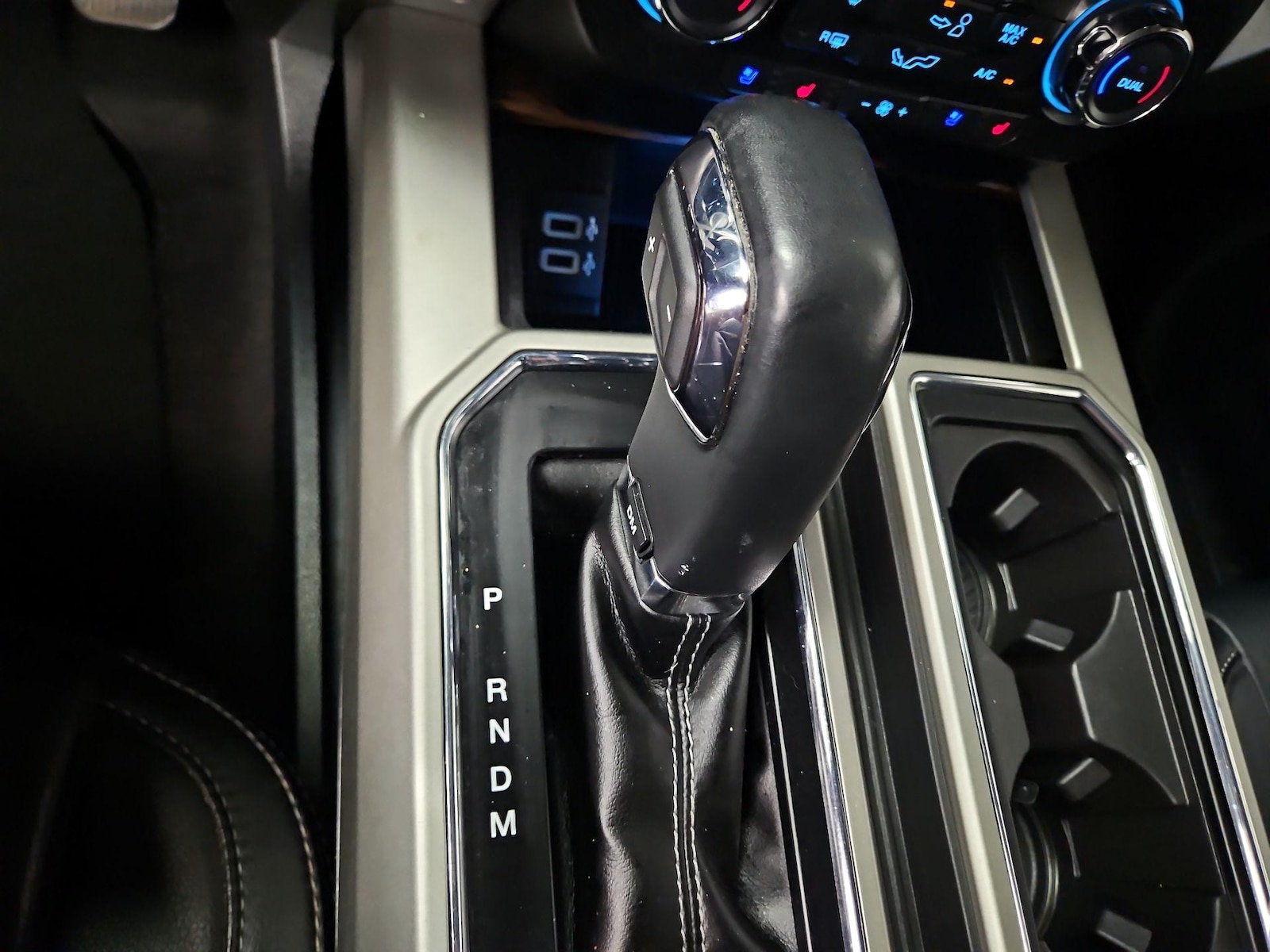 2019 Ford F-150 Lariat - Photo 19