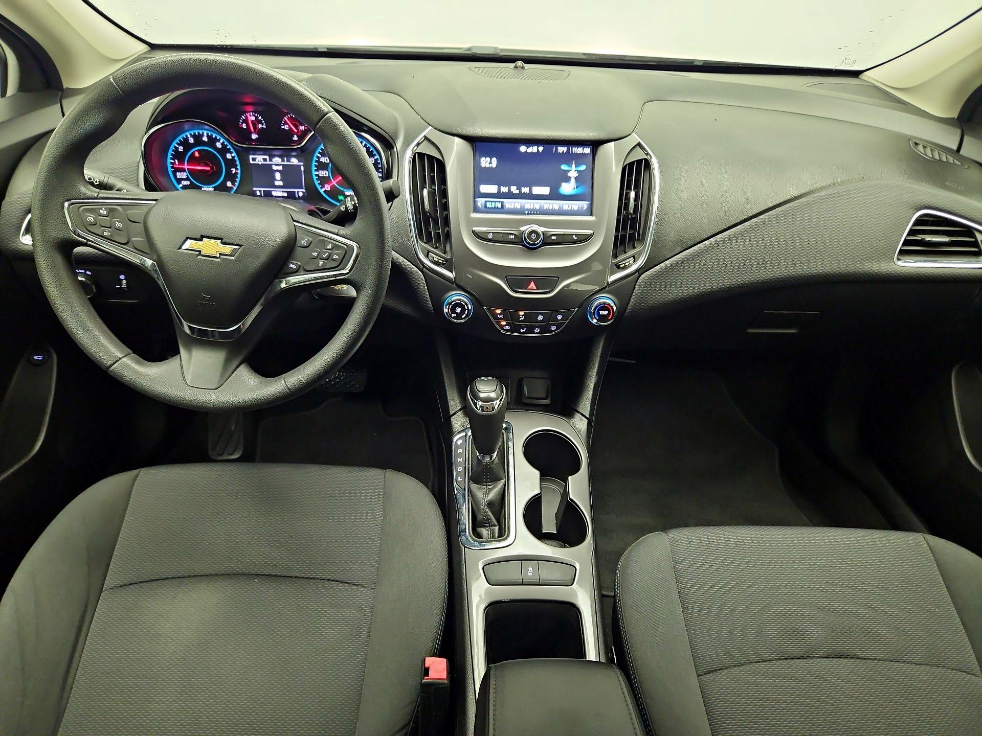 Thumbnail: 2018 Chevrolet Cruze - 9