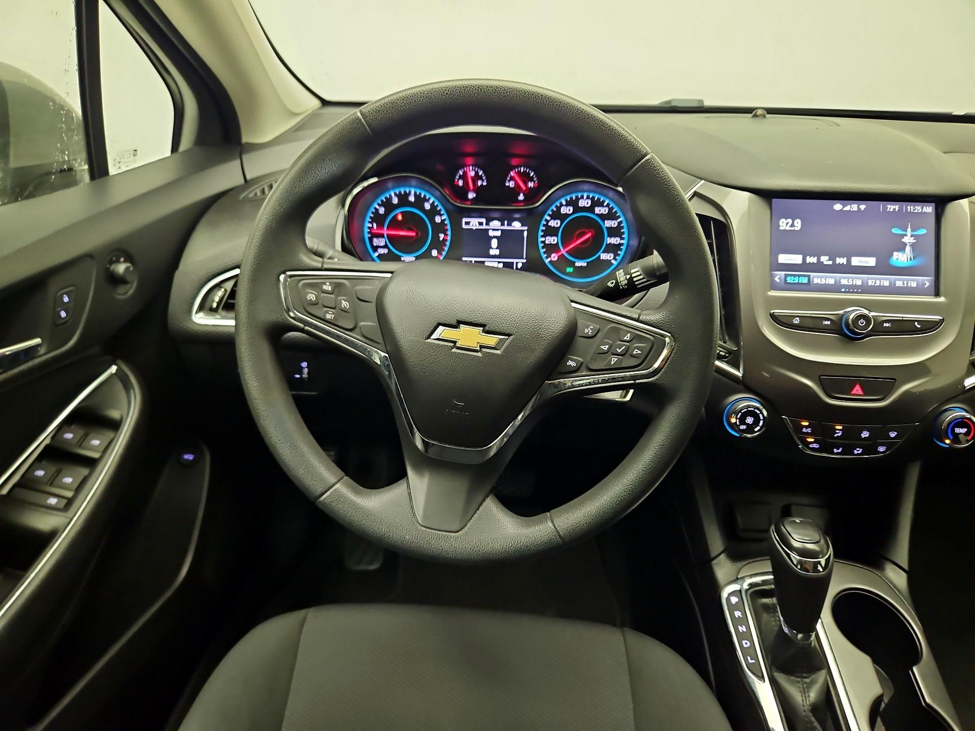 Thumbnail: 2018 Chevrolet Cruze - 10