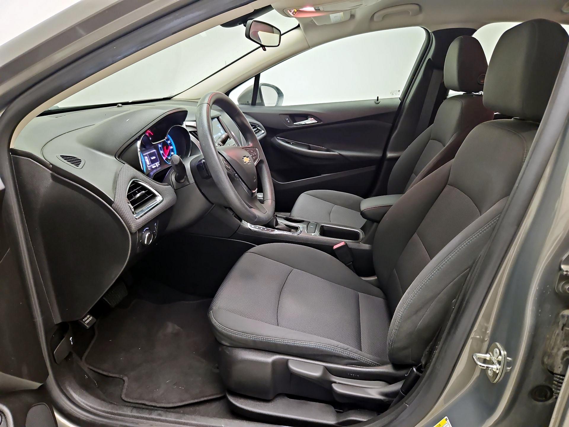 Thumbnail: 2018 Chevrolet Cruze - 11