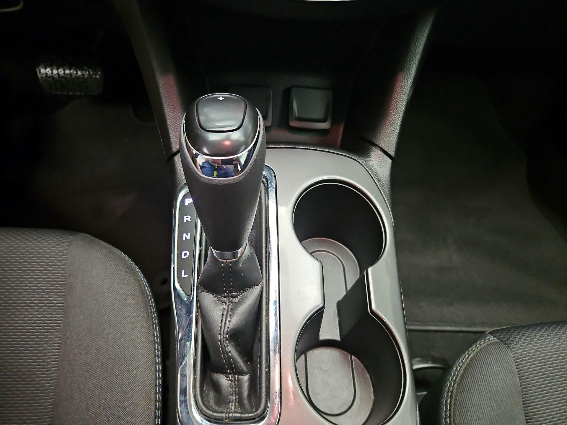 Thumbnail: 2018 Chevrolet Cruze - 17