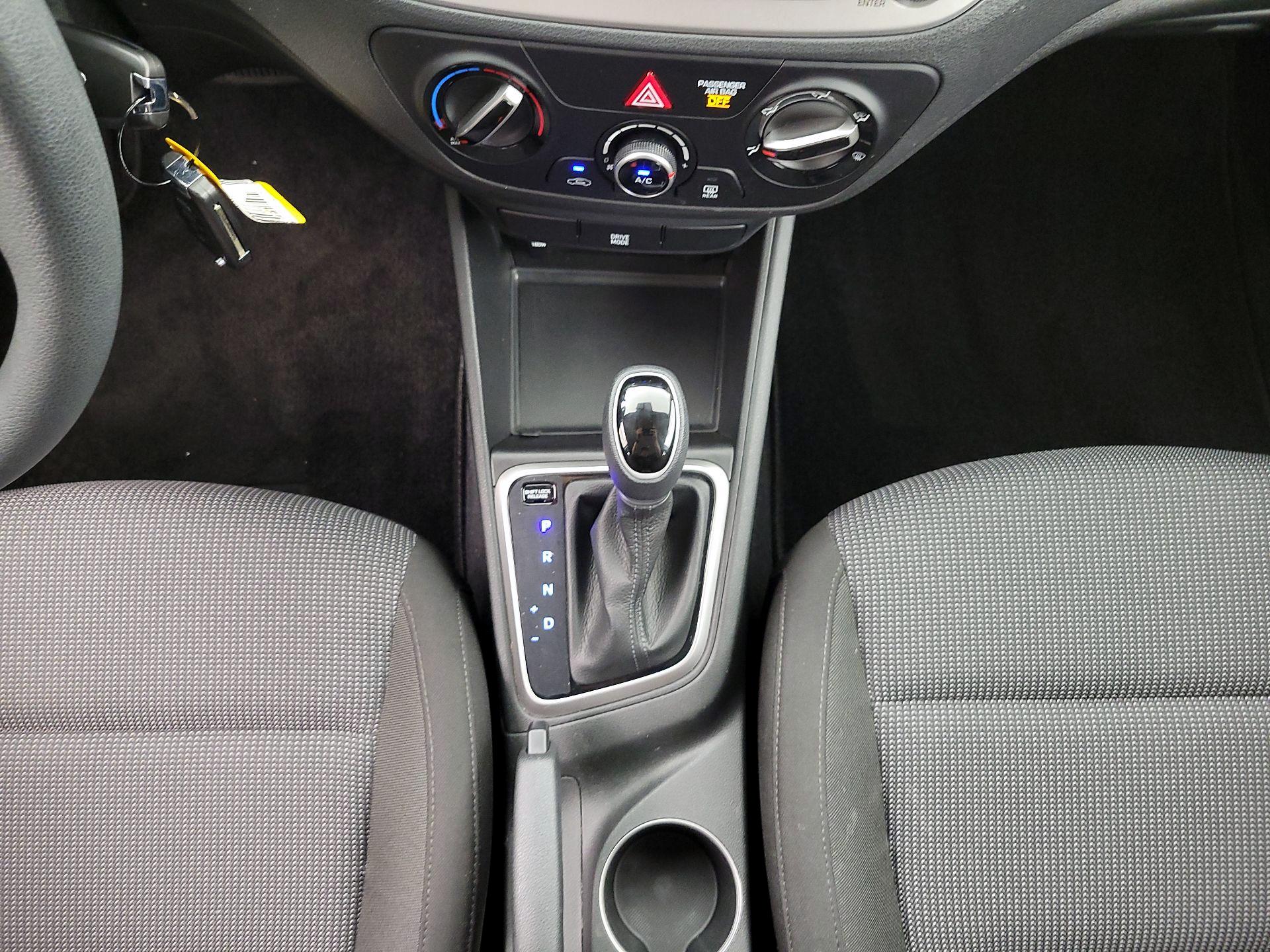 Thumbnail: 2022 Hyundai Accent - 17