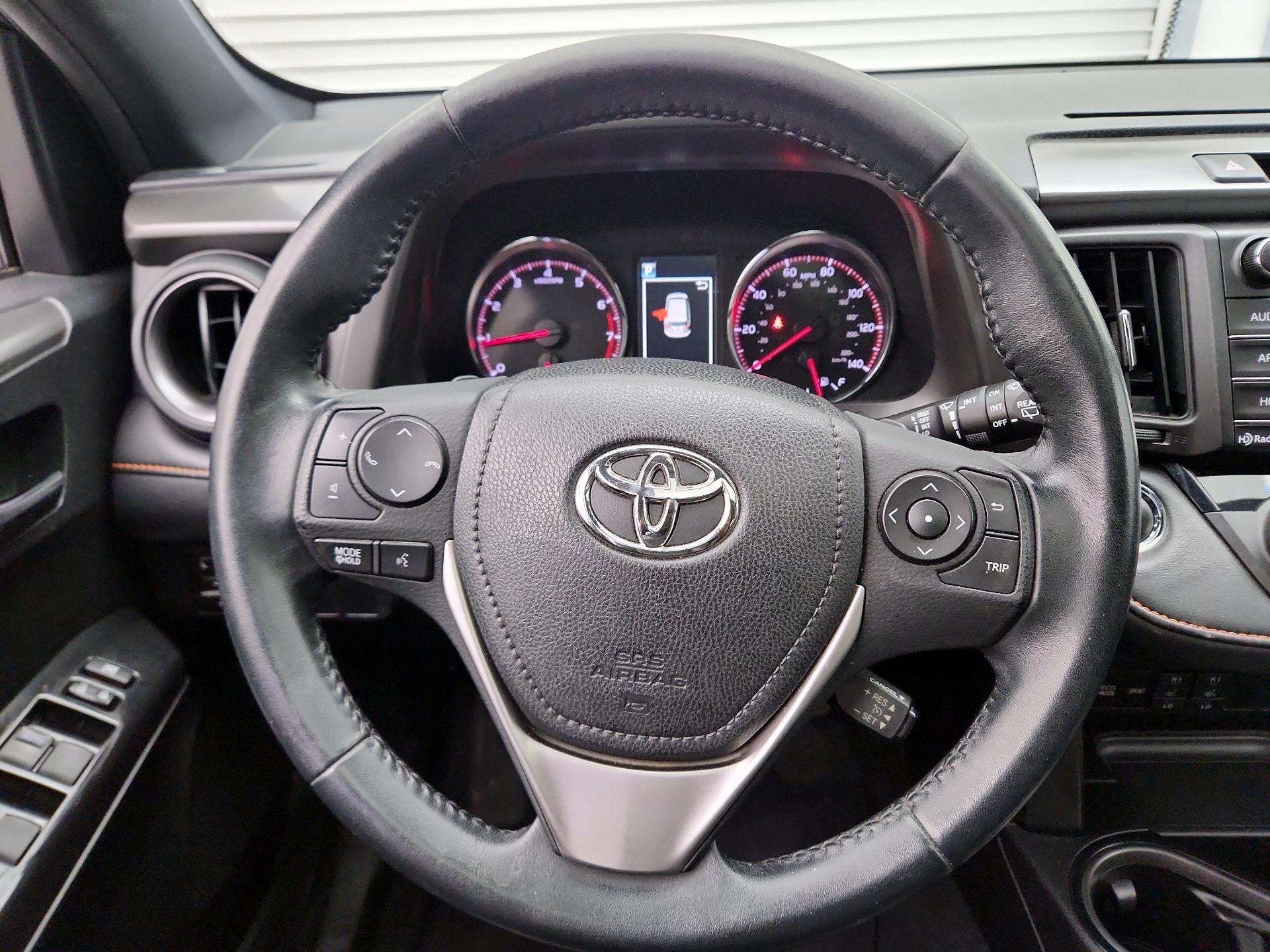 Thumbnail: 2016 Toyota RAV4 - 10