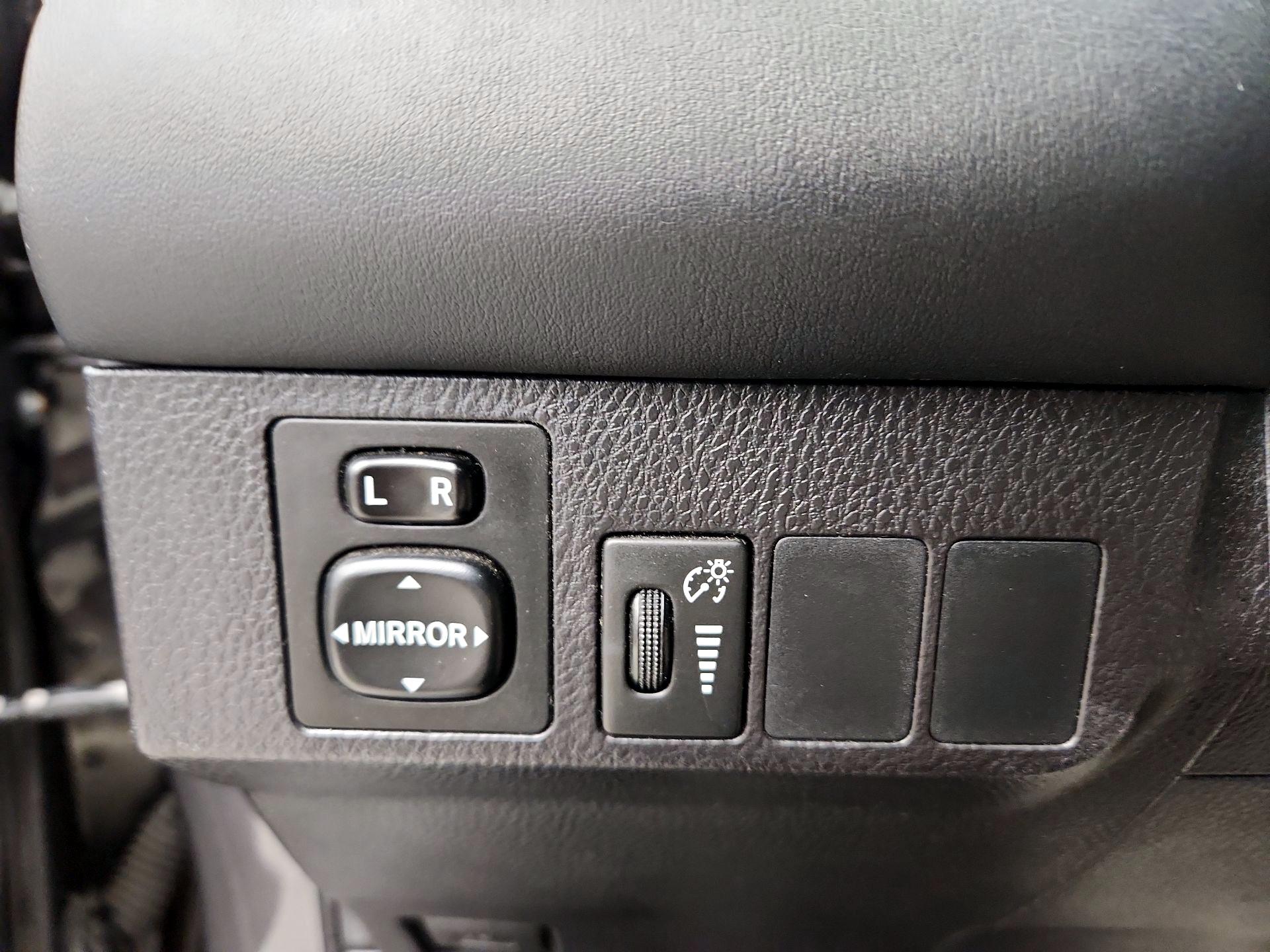Thumbnail: 2016 Toyota RAV4 - 13