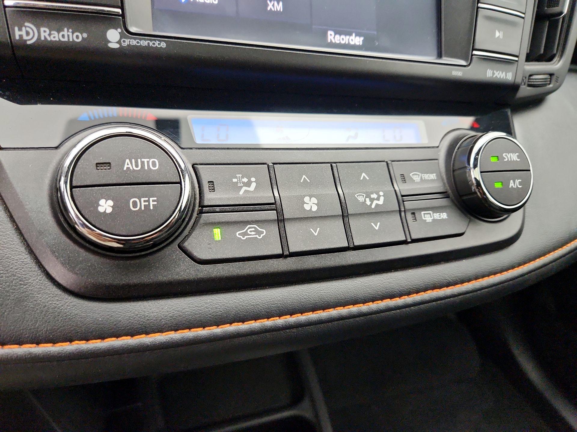 Thumbnail: 2016 Toyota RAV4 - 15