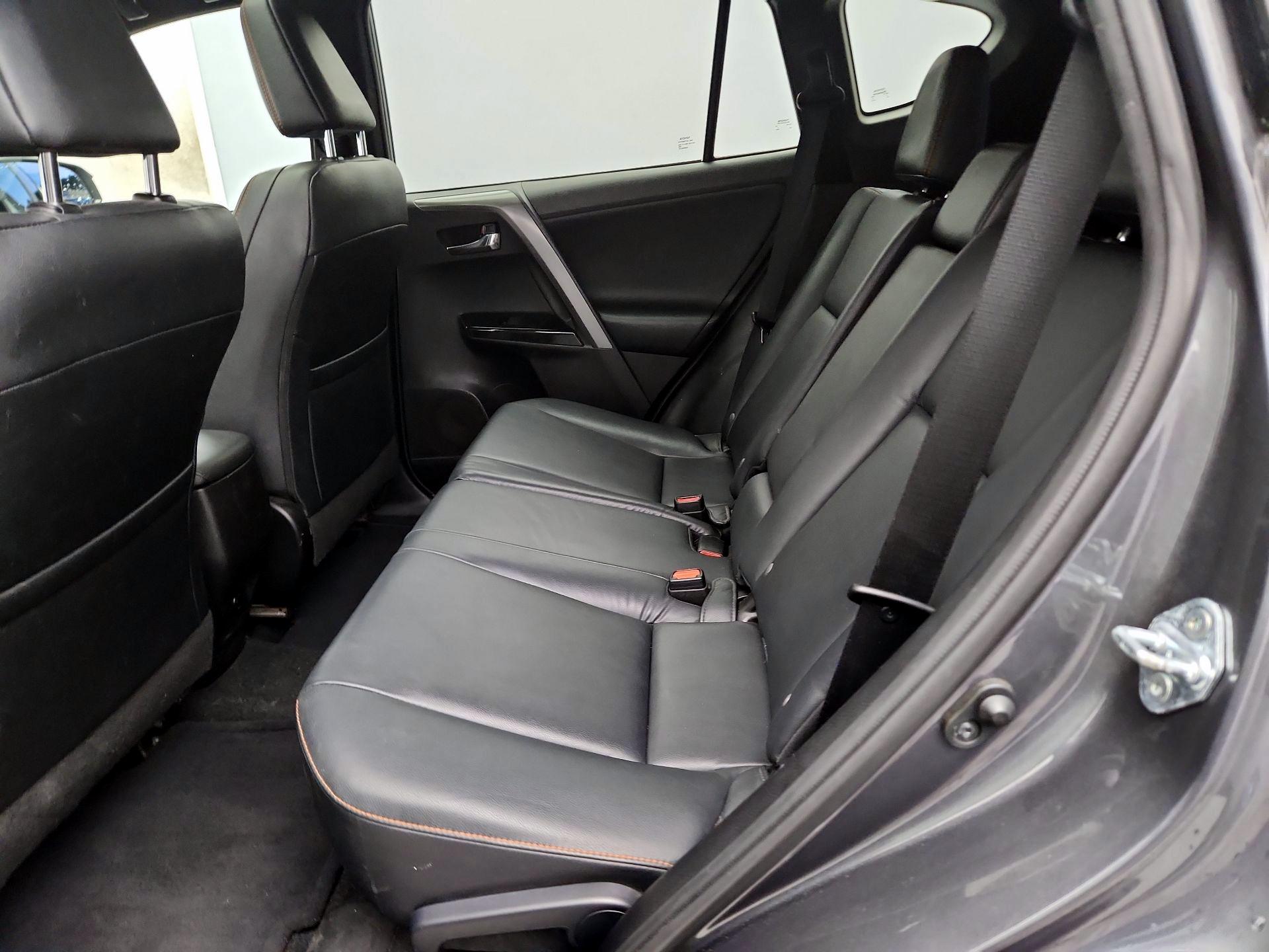 Thumbnail: 2016 Toyota RAV4 - 19