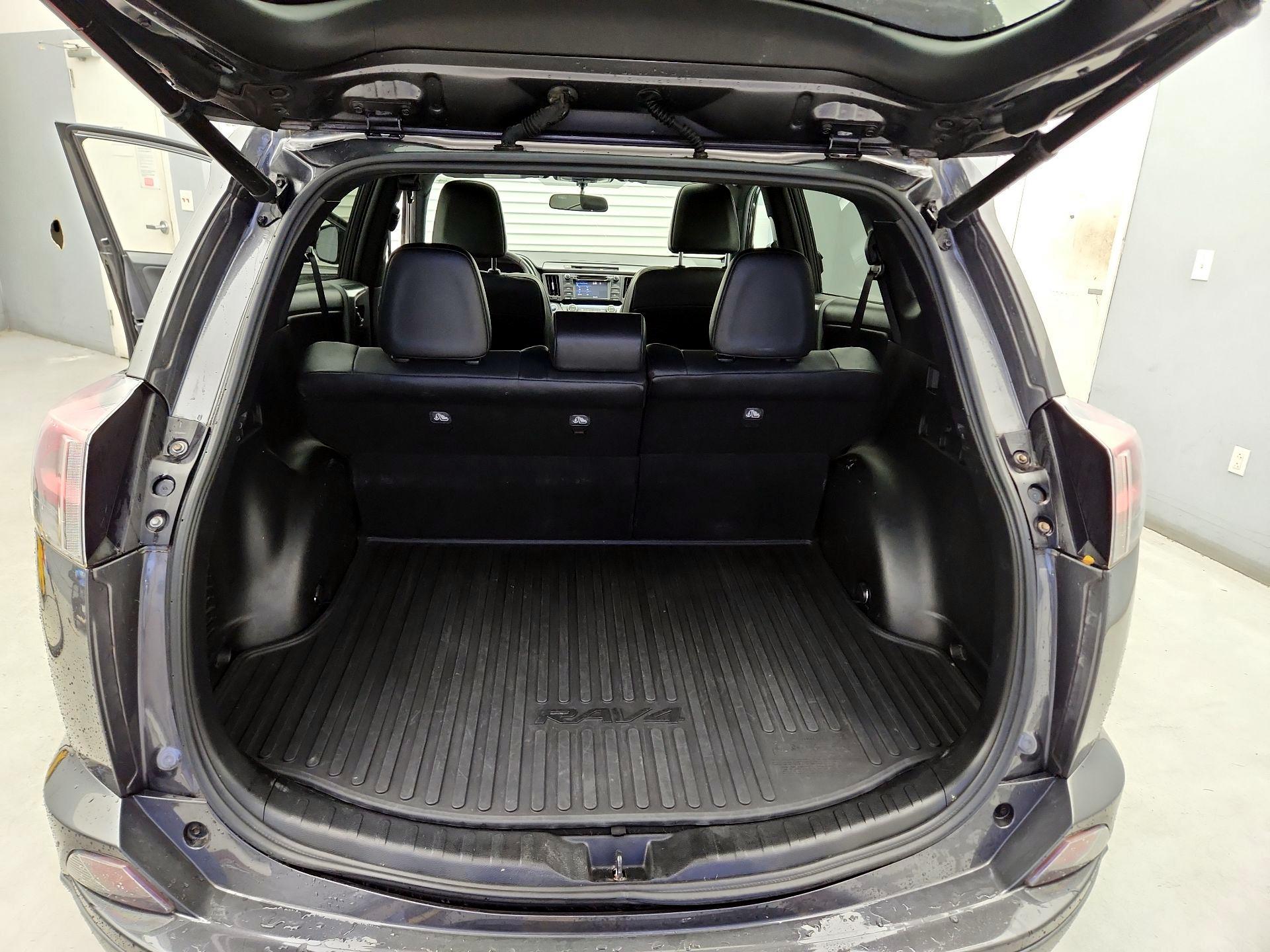 Thumbnail: 2016 Toyota RAV4 - 20