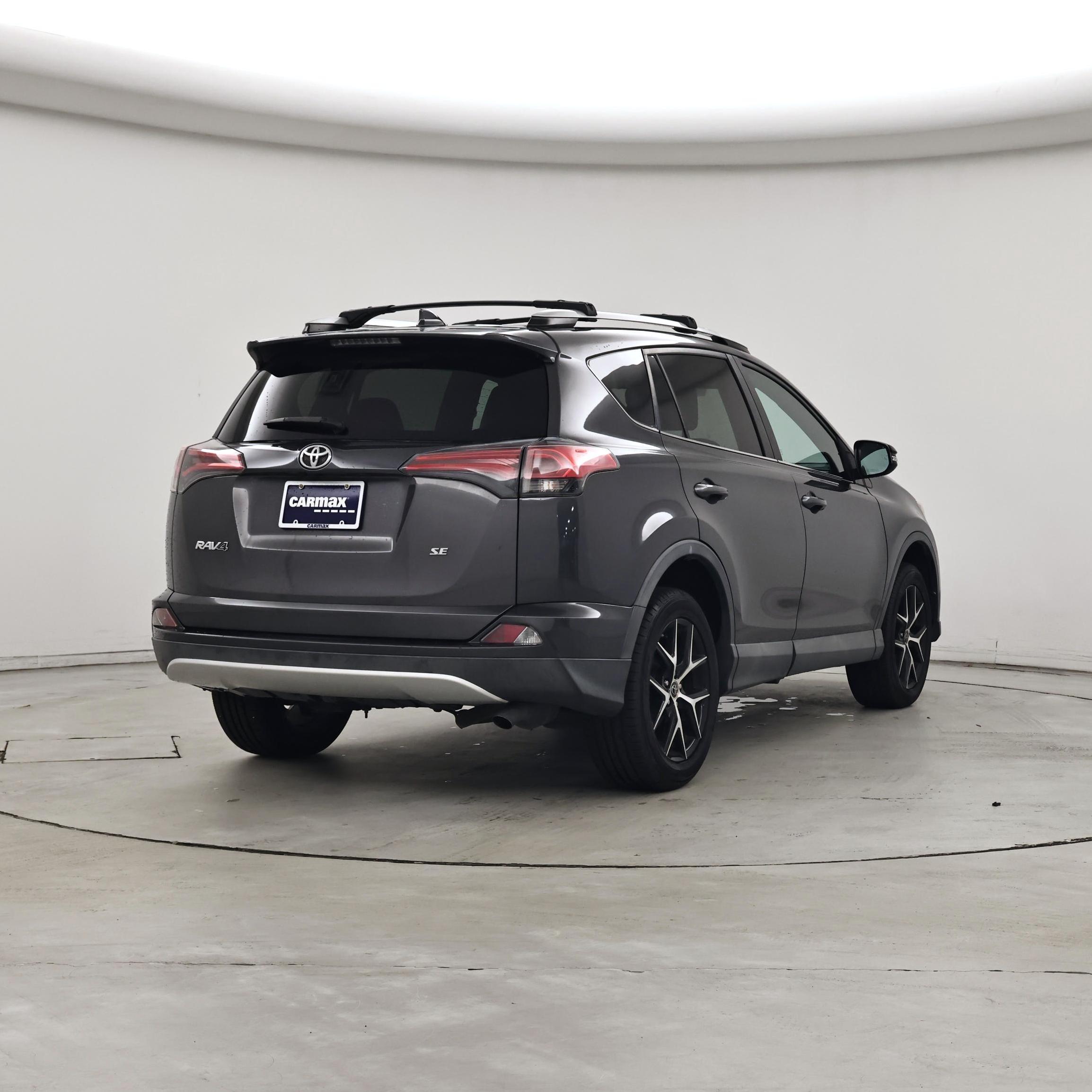 Thumbnail: 2016 Toyota RAV4 - 8