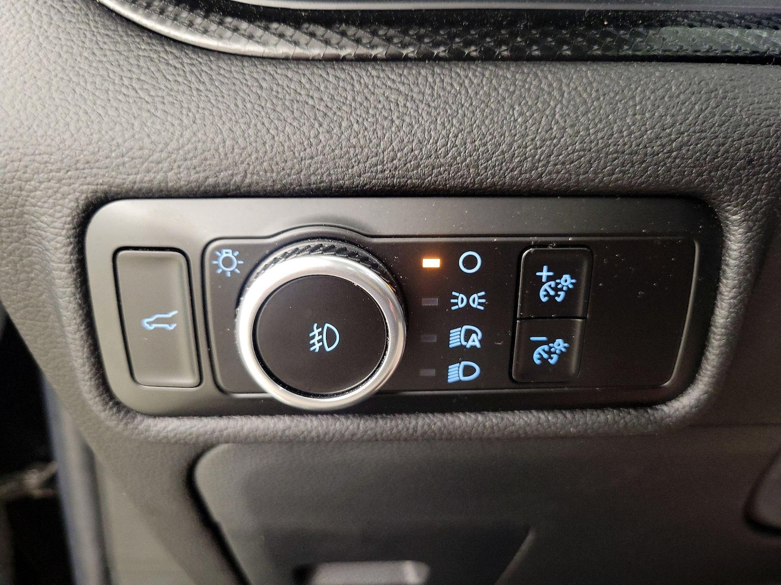 2023 Ford Explorer ST - Photo 14